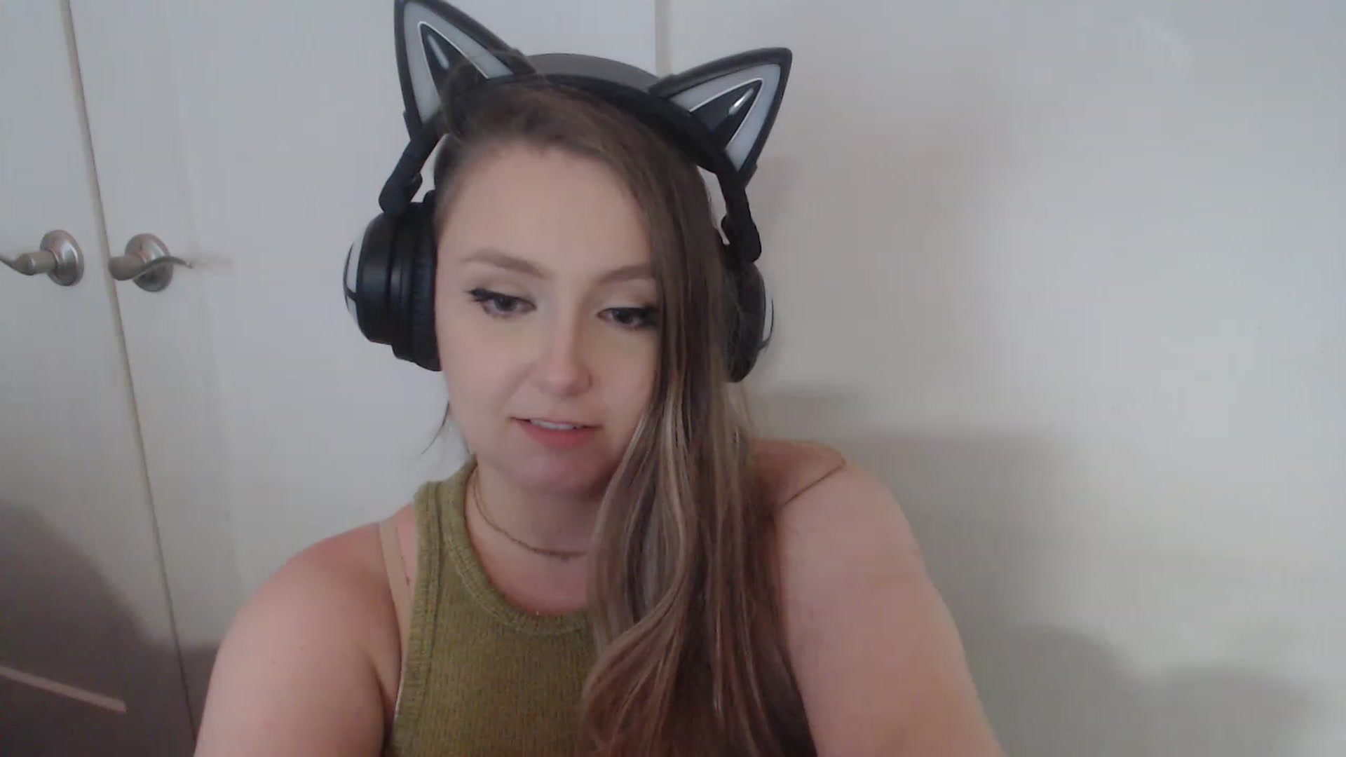 Gallery image thumbnail from LibbyxDoe's myfreecams stream on, 03/13/2023, 07:12 image 18 of 20