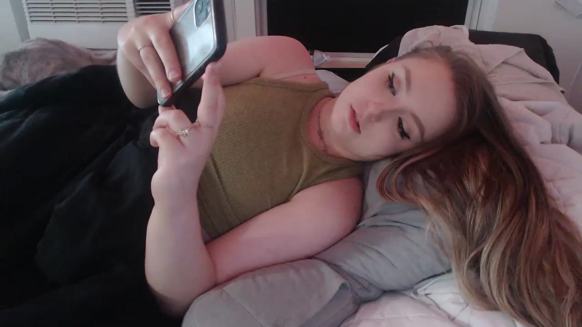 Gallery image thumbnail from LibbyxDoe's myfreecams stream on, 03/13/2023, 07:12 image 5 of 20