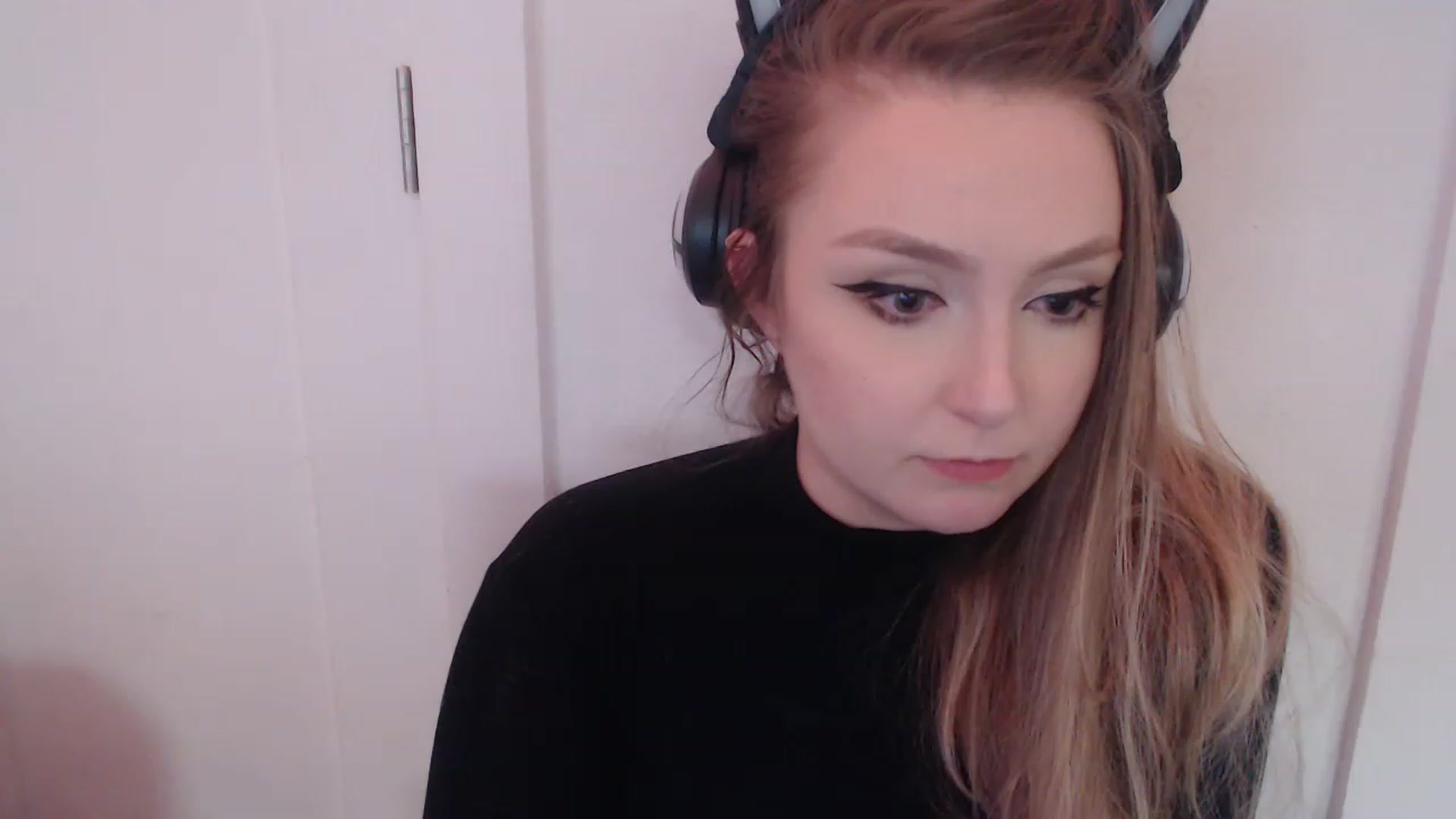 Gallery image thumbnail from LibbyxDoe's myfreecams stream on, 03/15/2023, 11:35 image 6 of 20