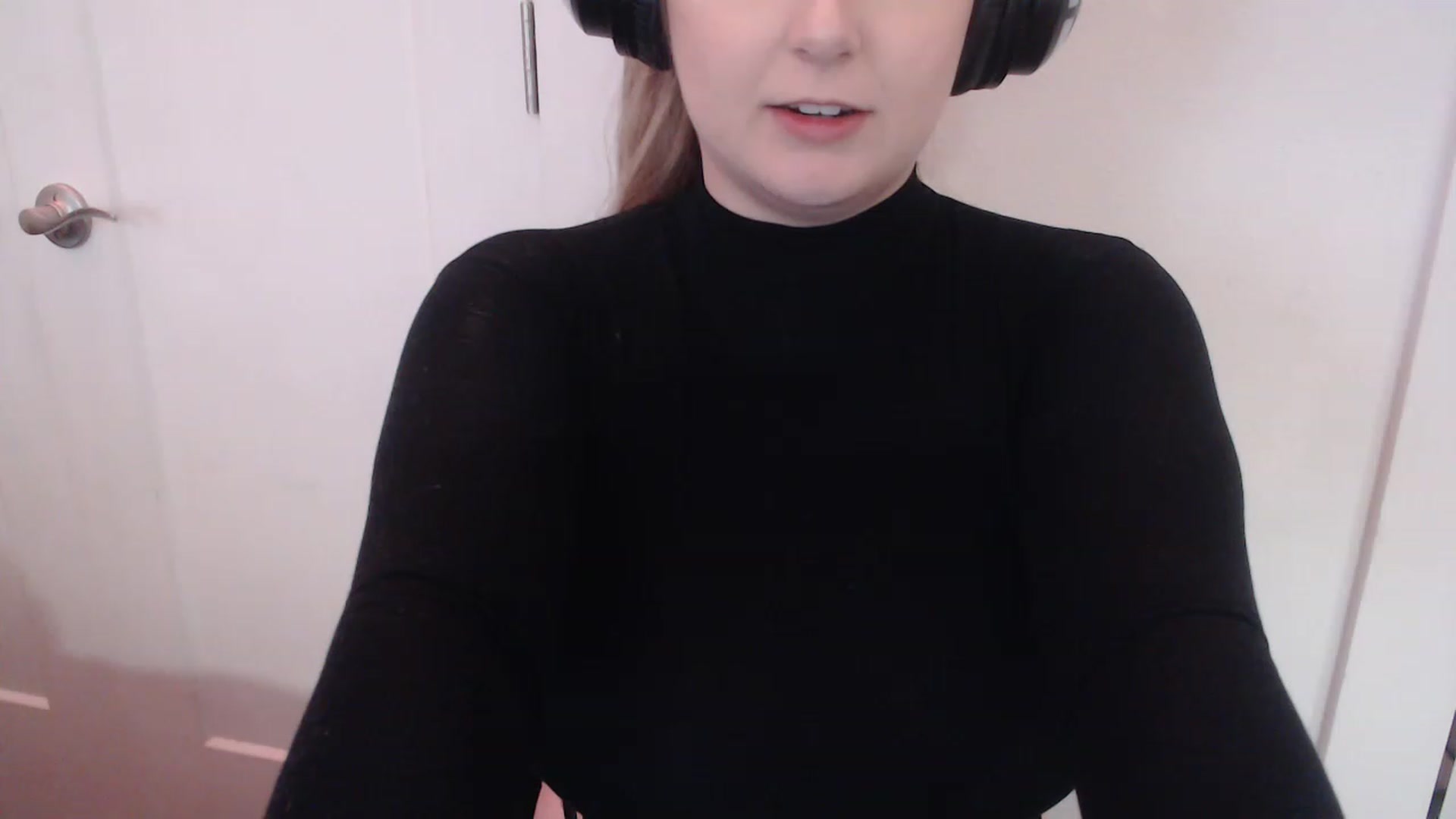 Gallery image thumbnail from LibbyxDoe's myfreecams stream on, 03/15/2023, 11:35 image 17 of 20