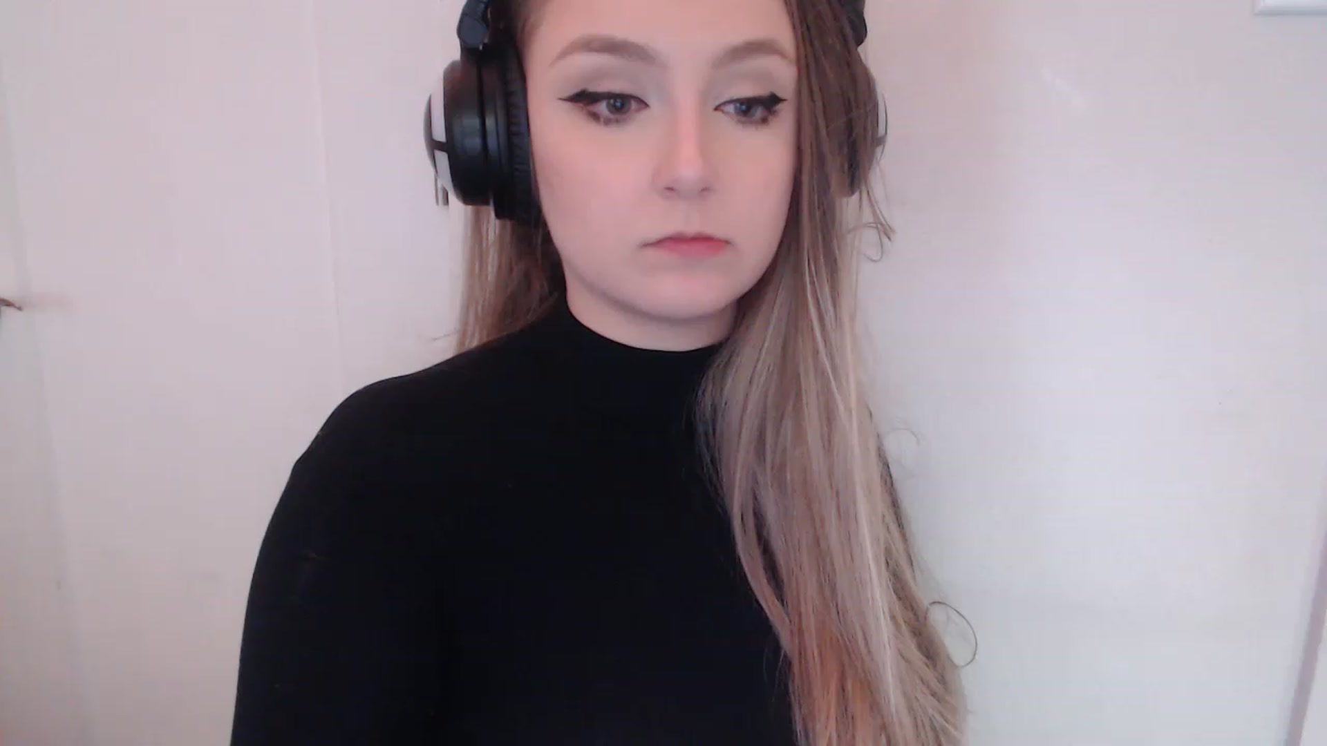Gallery image thumbnail from LibbyxDoe's myfreecams stream on, 03/15/2023, 11:35 image 18 of 20