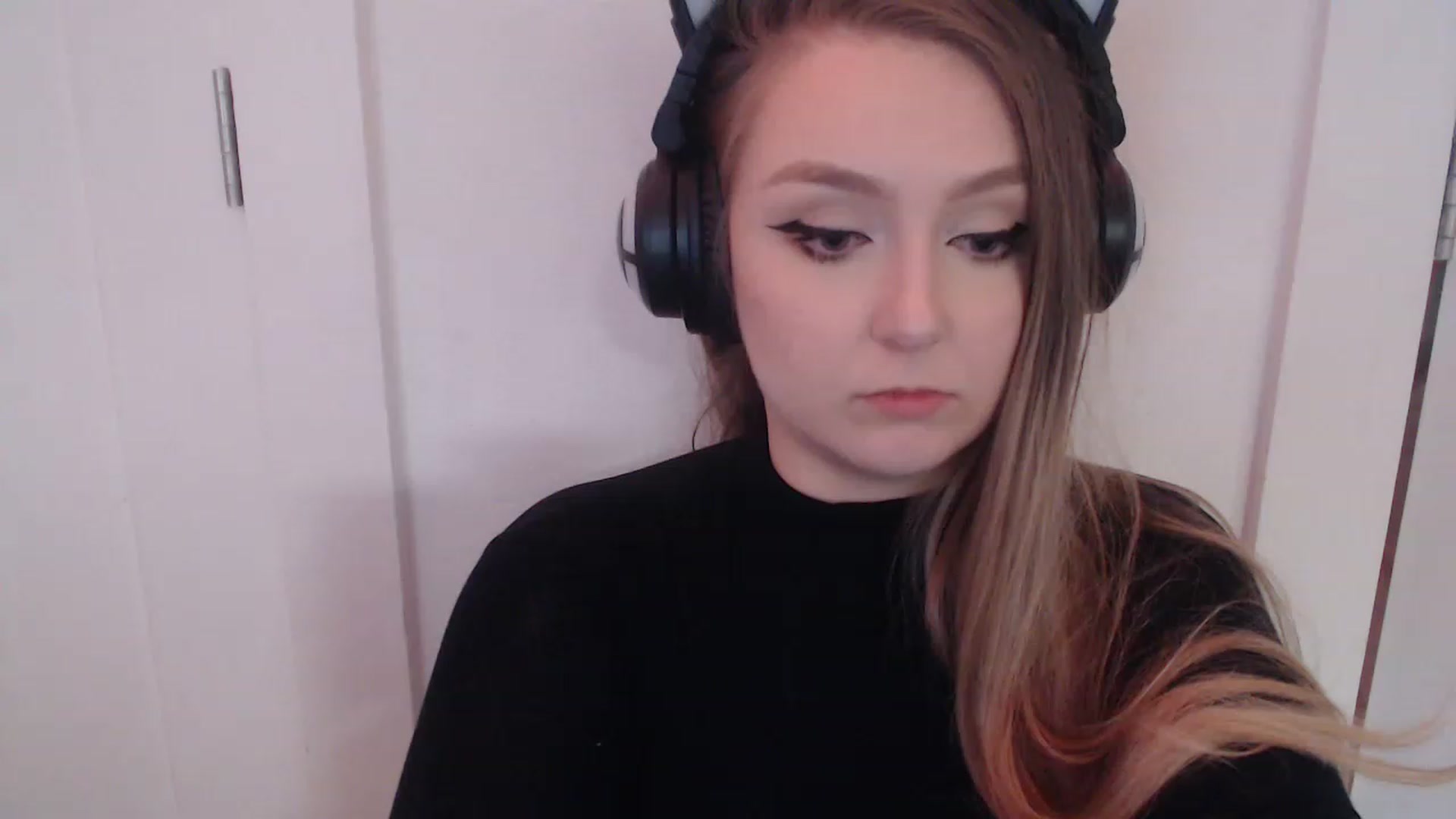 Gallery image thumbnail from LibbyxDoe's myfreecams stream on, 03/15/2023, 11:35 image 3 of 20