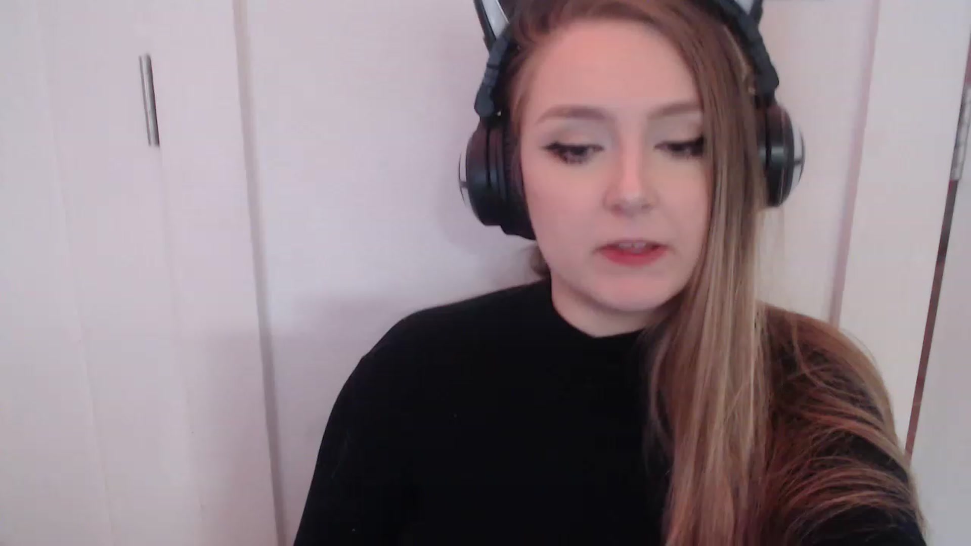 Gallery image thumbnail from LibbyxDoe's myfreecams stream on, 03/15/2023, 11:35 image 2 of 20
