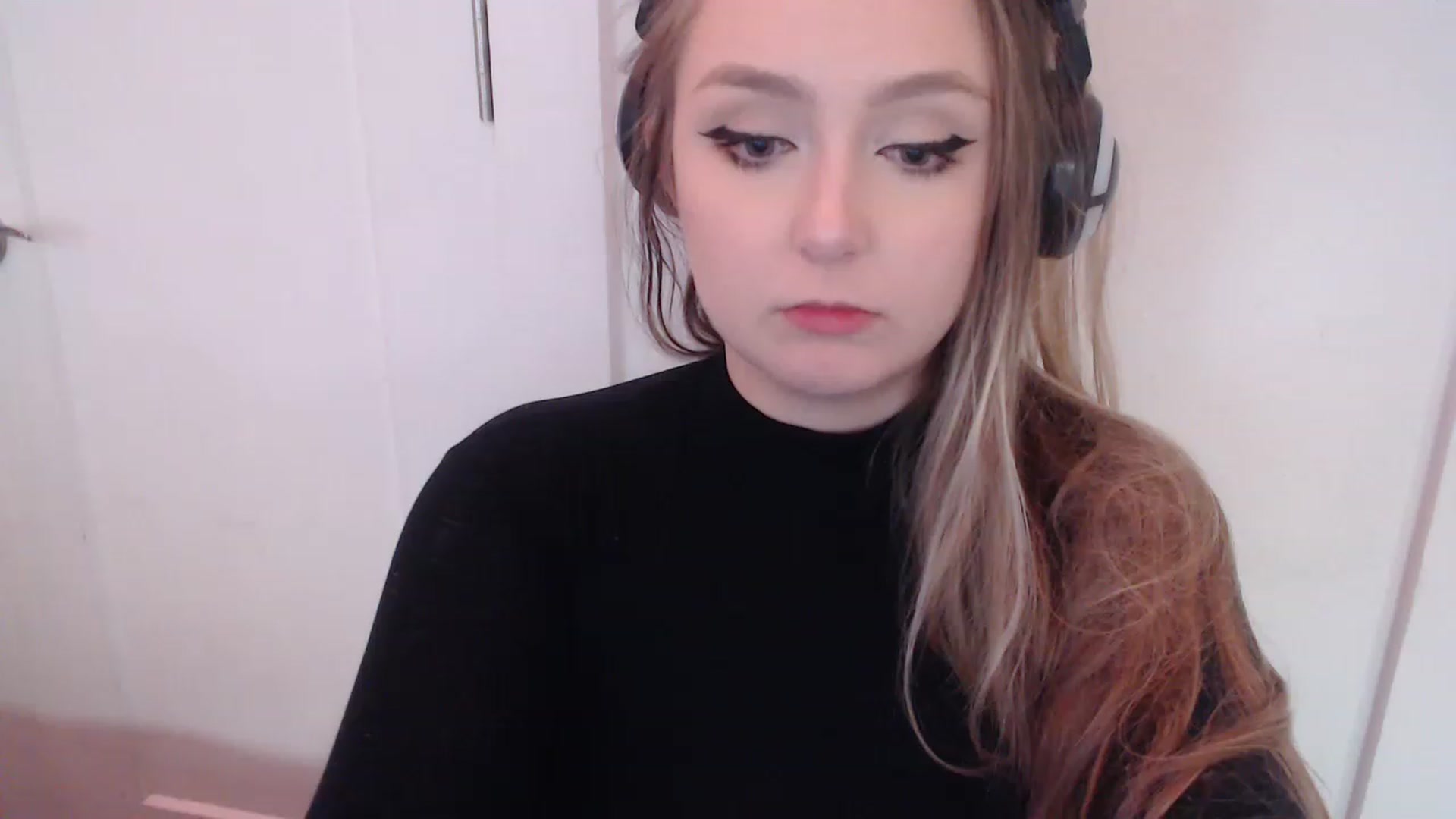 Gallery image thumbnail from LibbyxDoe's myfreecams stream on, 03/15/2023, 11:35 image 16 of 20