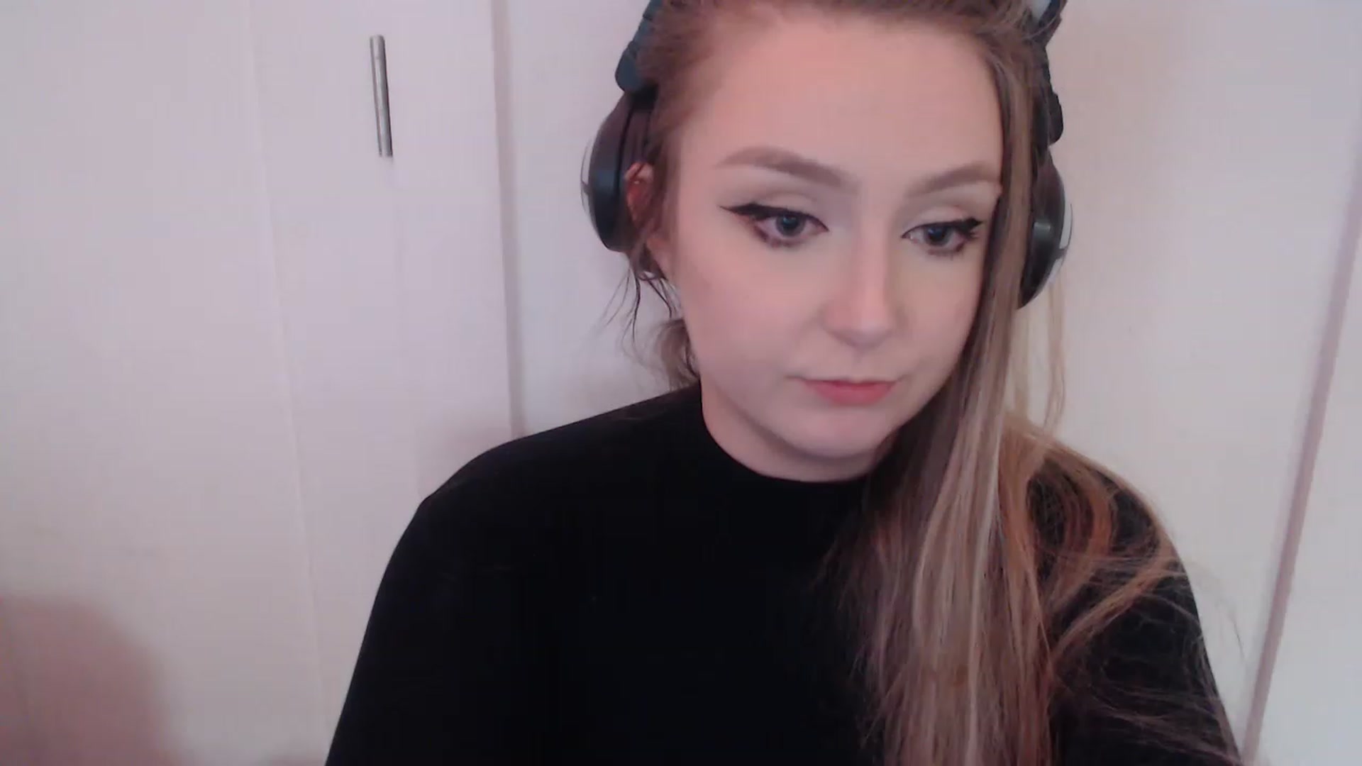 Gallery image thumbnail from LibbyxDoe's myfreecams stream on, 03/15/2023, 11:35 image 7 of 20