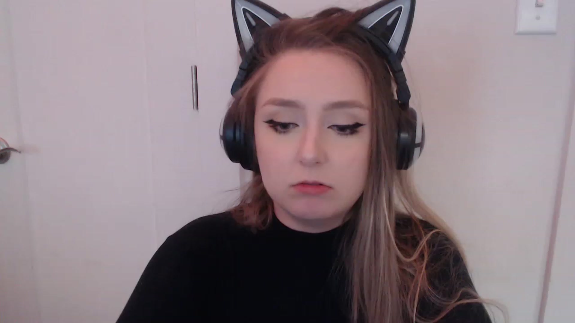 Gallery image thumbnail from LibbyxDoe's myfreecams stream on, 03/15/2023, 11:35 image 14 of 20