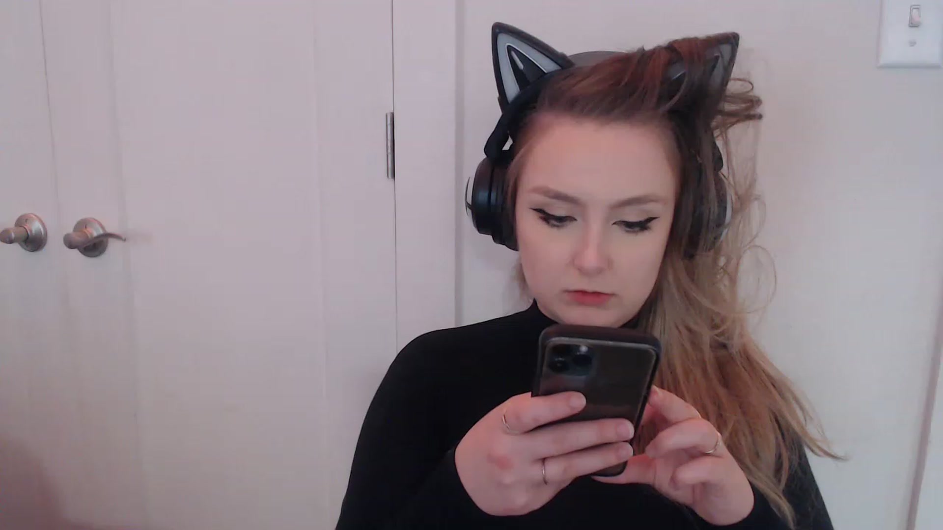 Gallery image thumbnail from LibbyxDoe's myfreecams stream on, 03/15/2023, 14:29 image 6 of 20