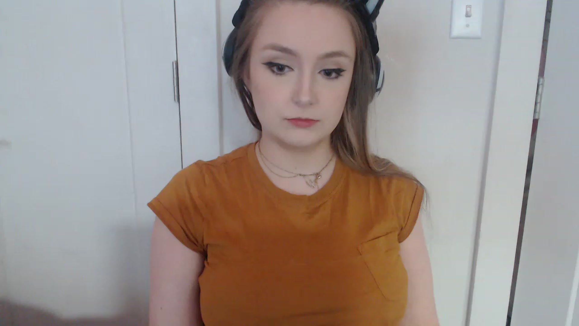 Gallery image thumbnail from LibbyxDoe's myfreecams stream on, 03/16/2023, 07:29 image 17 of 20