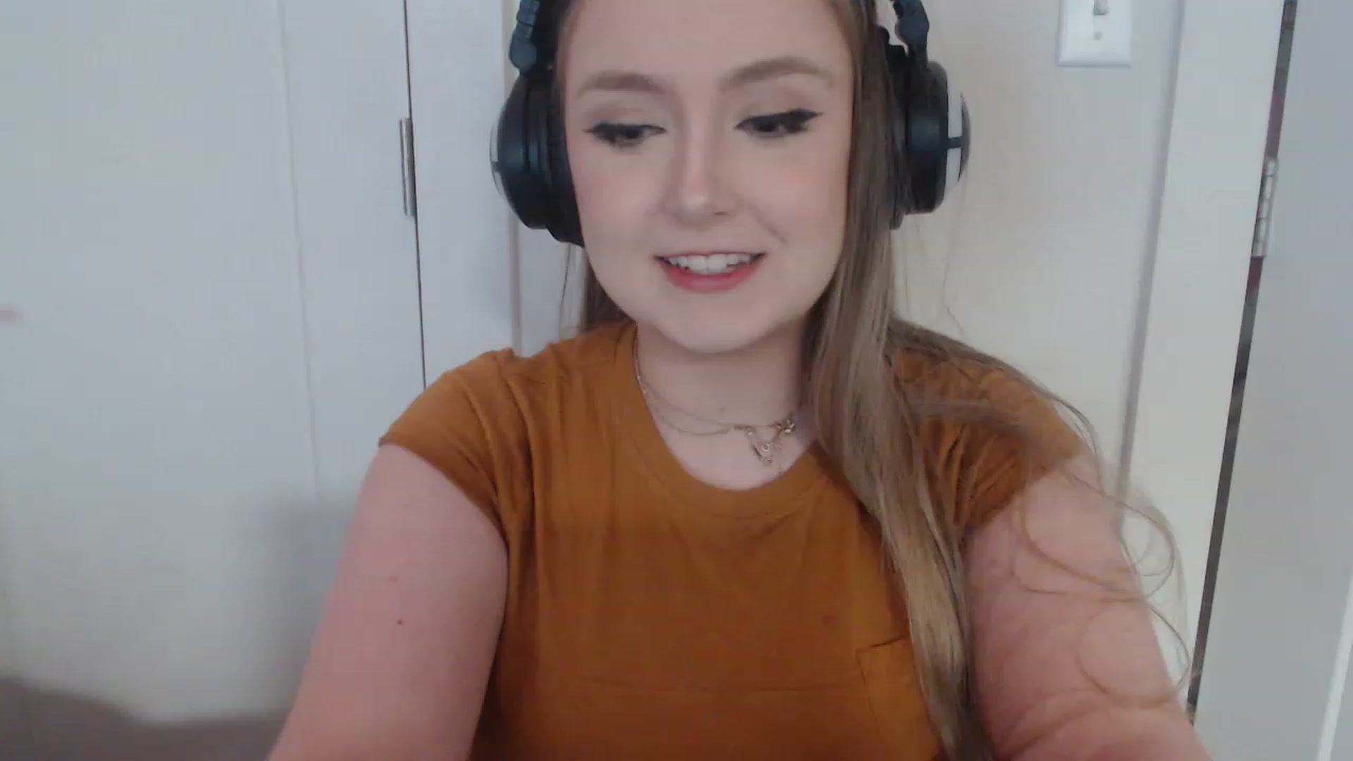 Gallery image thumbnail from LibbyxDoe's myfreecams stream on, 03/16/2023, 07:29 image 7 of 20