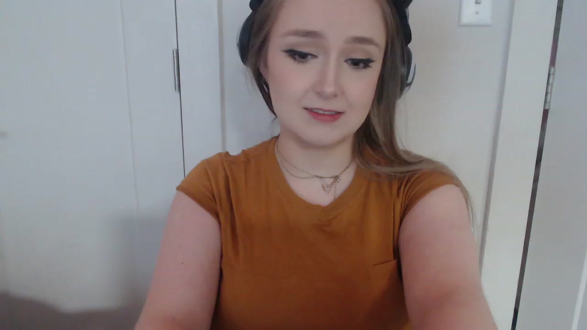 Gallery image thumbnail from LibbyxDoe's myfreecams stream on, 03/16/2023, 07:29 image 14 of 20