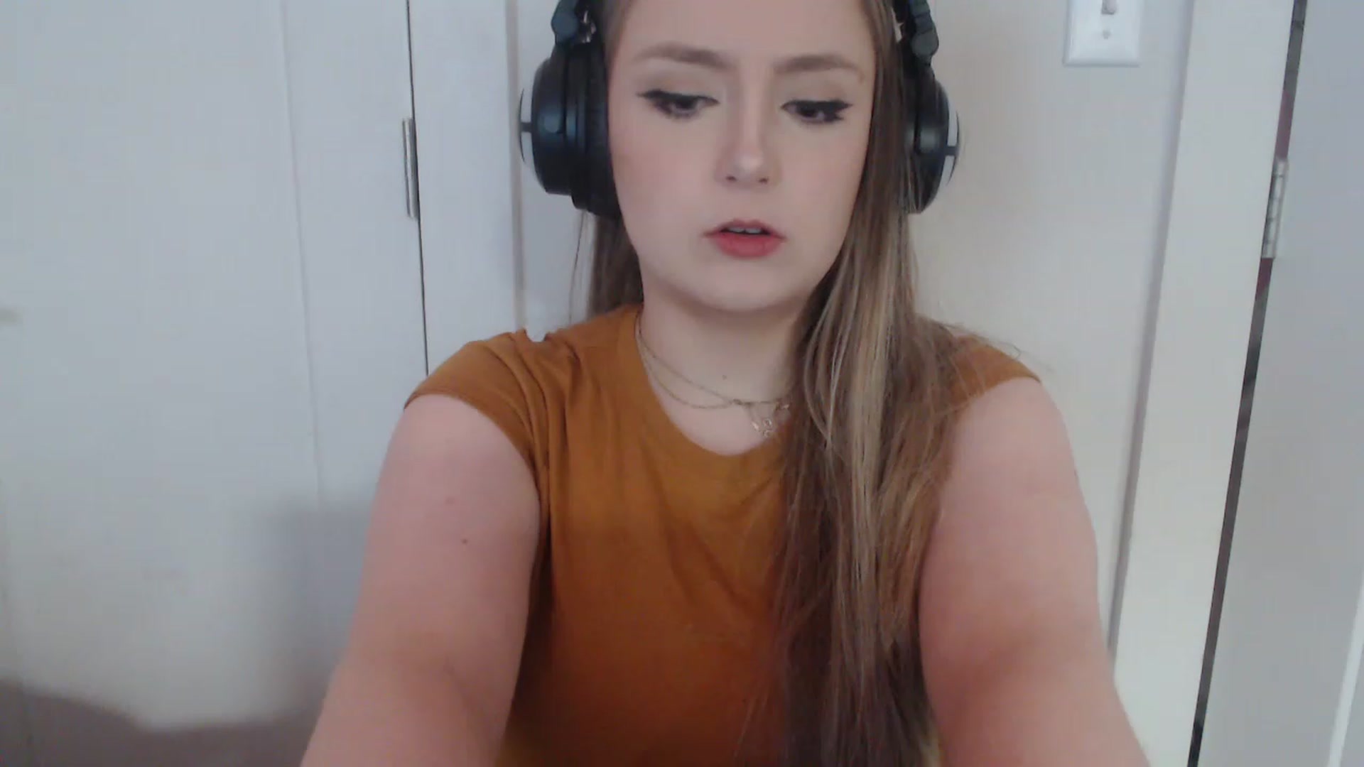 Gallery image thumbnail from LibbyxDoe's myfreecams stream on, 03/16/2023, 07:29 image 3 of 20