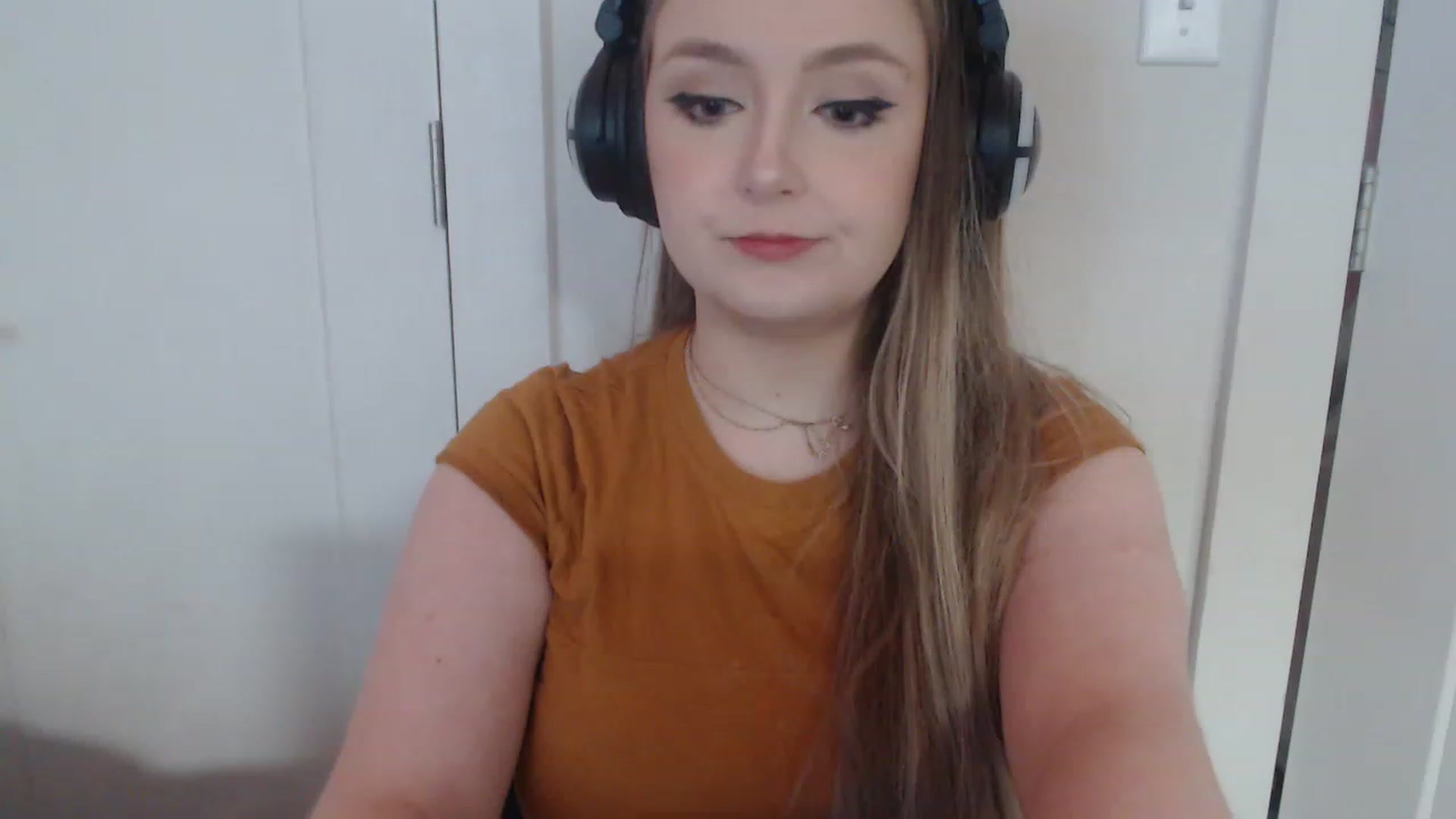 Gallery image thumbnail from LibbyxDoe's myfreecams stream on, 03/16/2023, 07:29 image 5 of 20
