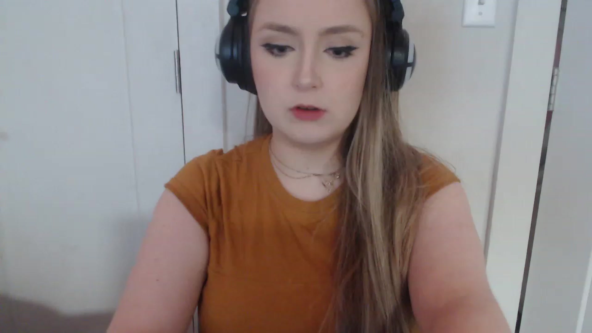 Gallery image thumbnail from LibbyxDoe's myfreecams stream on, 03/16/2023, 07:29 image 6 of 20