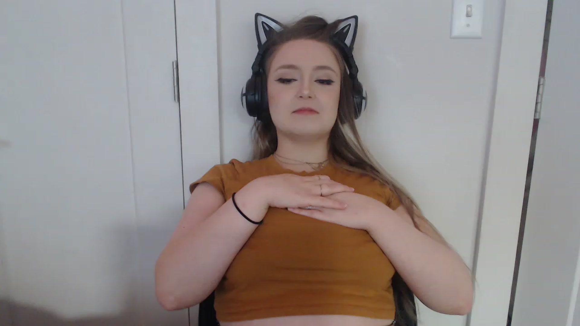Gallery image thumbnail from LibbyxDoe's myfreecams stream on, 03/16/2023, 07:29 image 10 of 20