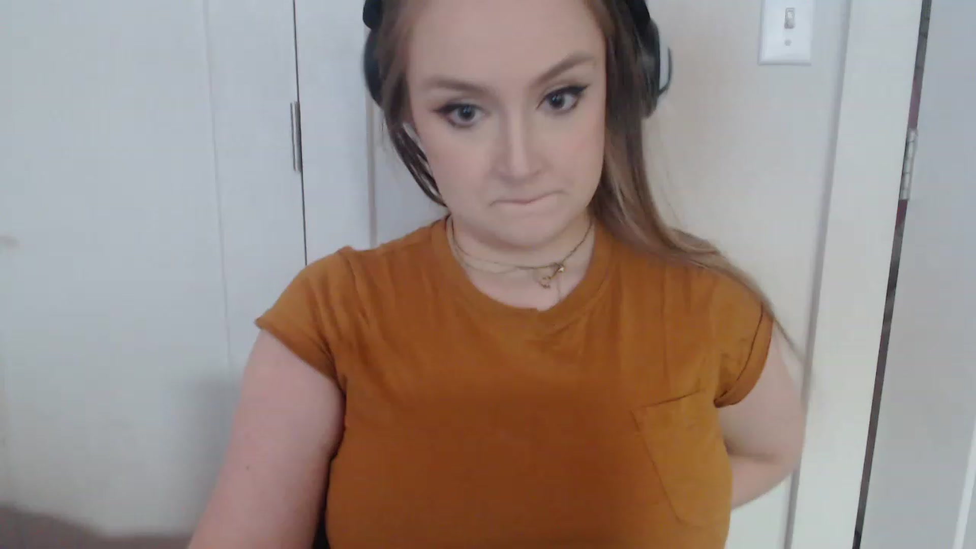 Gallery image thumbnail from LibbyxDoe's myfreecams stream on, 03/16/2023, 07:29 image 18 of 20