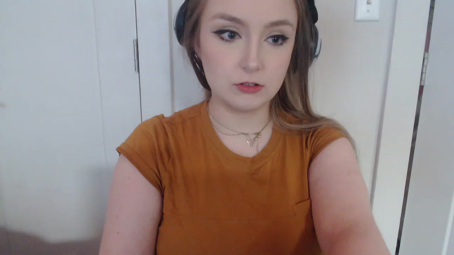 Gallery image thumbnail from LibbyxDoe's myfreecams stream on, 03/16/2023, 07:29 image 16 of 20