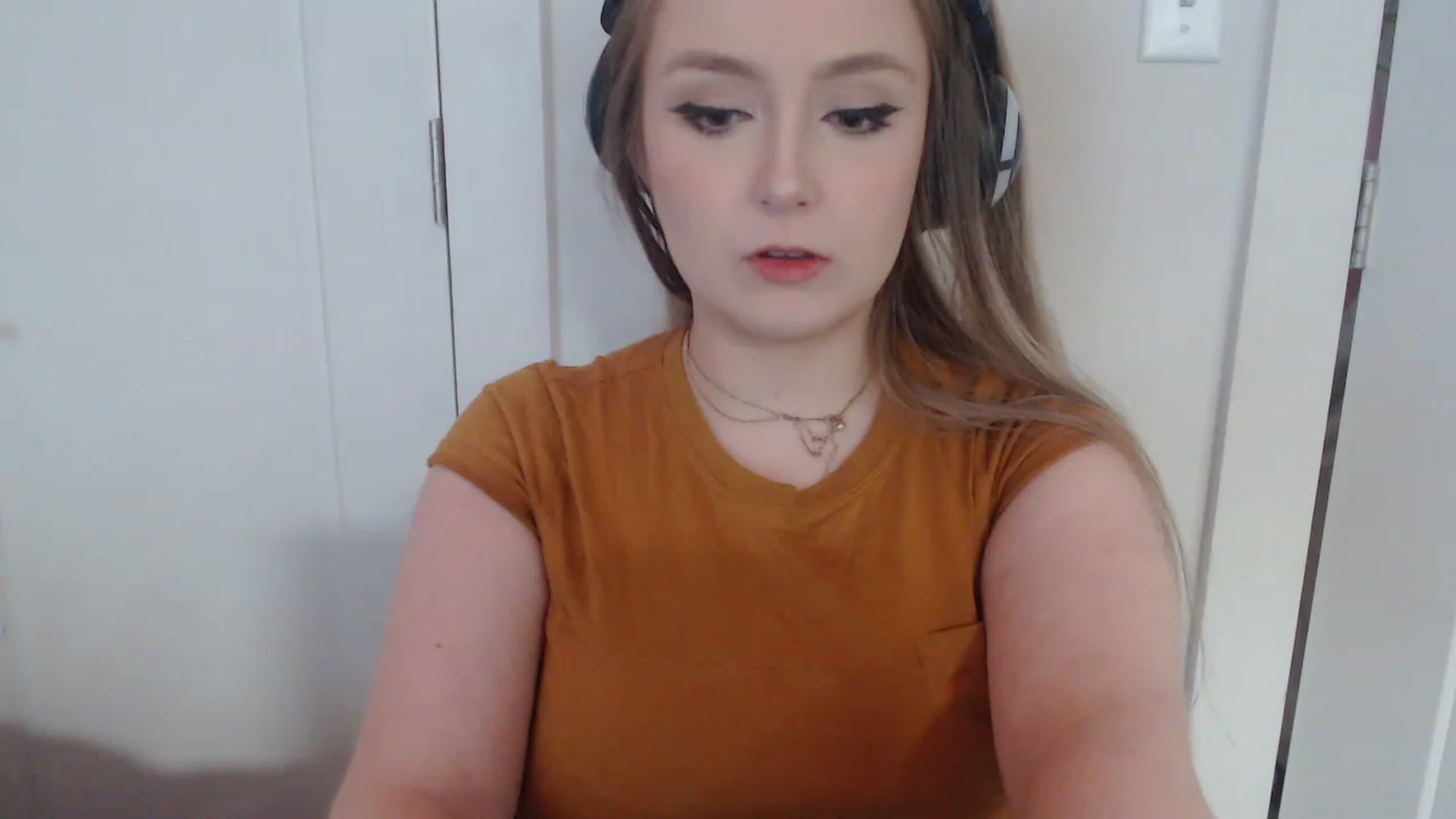Gallery image thumbnail from LibbyxDoe's myfreecams stream on, 03/16/2023, 07:29 image 20 of 20