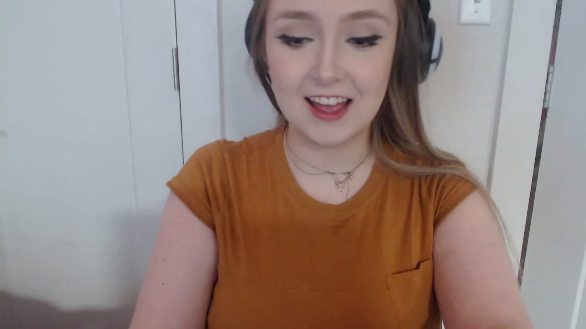 Gallery image thumbnail from LibbyxDoe's myfreecams stream on, 03/16/2023, 07:29 image 19 of 20