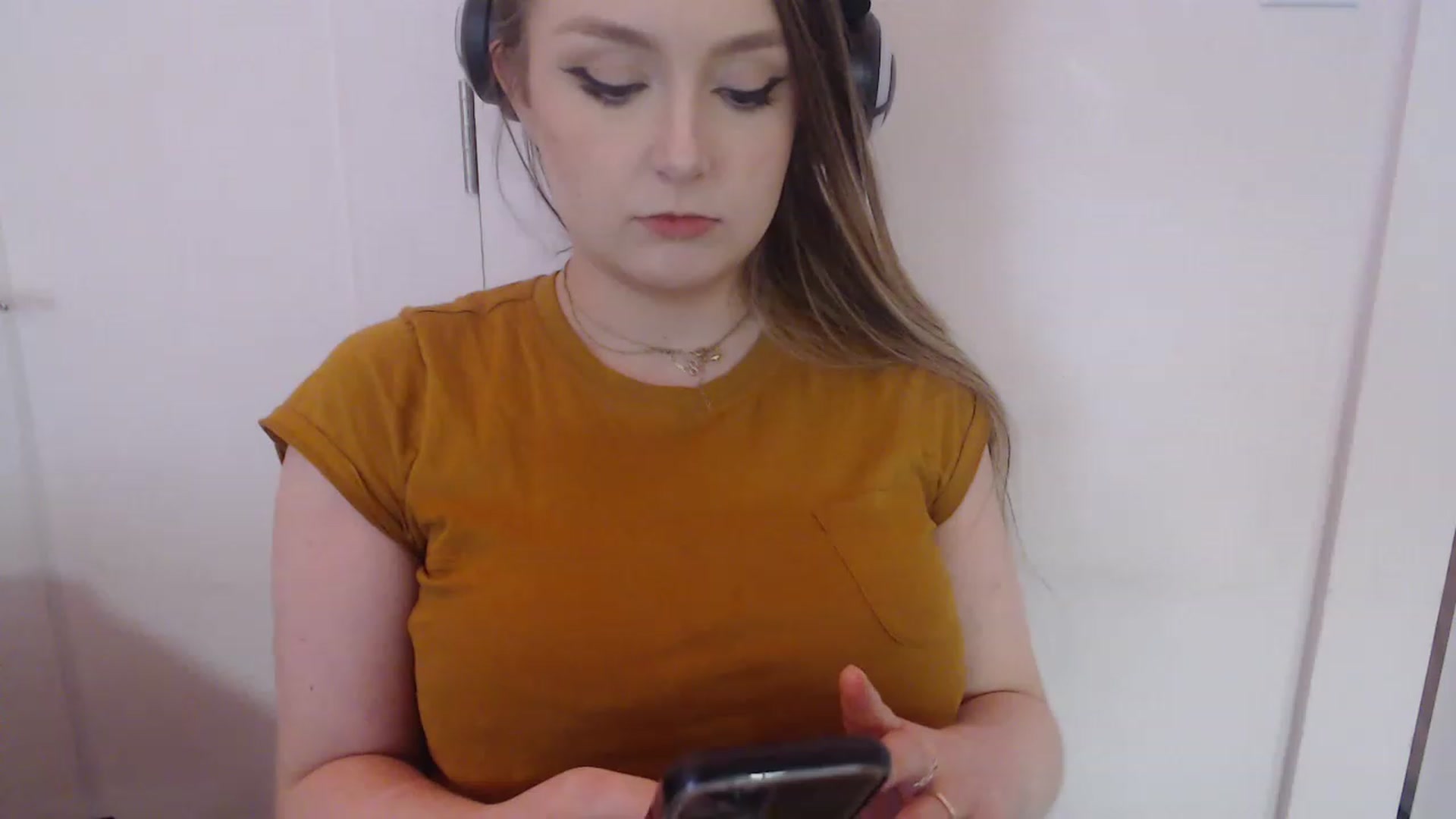 Gallery image thumbnail from LibbyxDoe's myfreecams stream on, 03/16/2023, 12:24 image 6 of 20