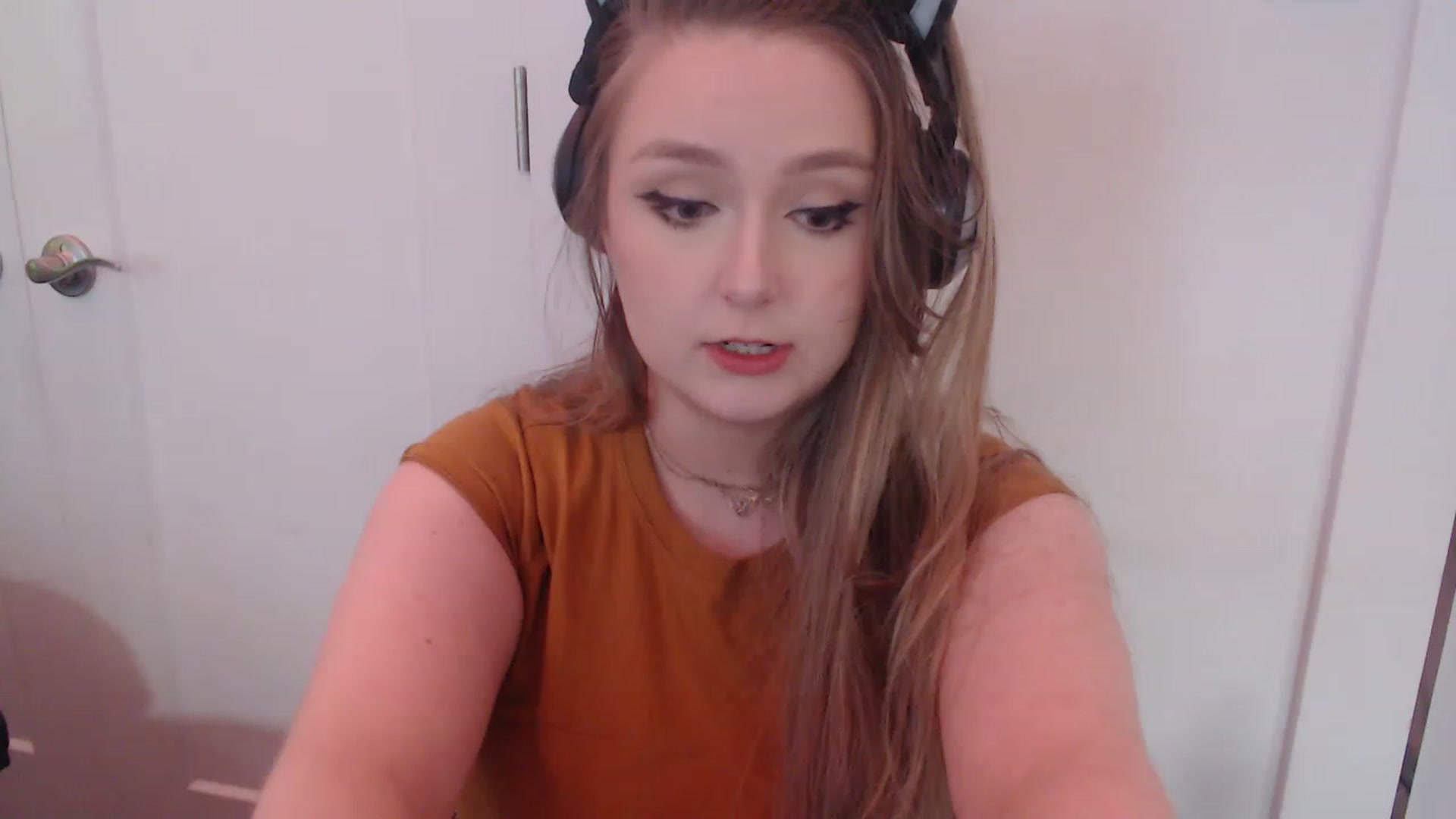 Gallery image thumbnail from LibbyxDoe's myfreecams stream on, 03/16/2023, 12:24 image 15 of 20