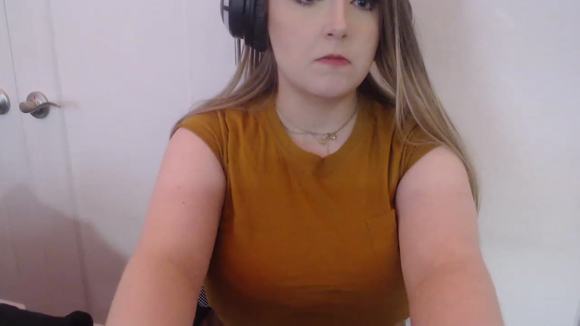Gallery image thumbnail from LibbyxDoe's myfreecams stream on, 03/16/2023, 12:24 image 9 of 20