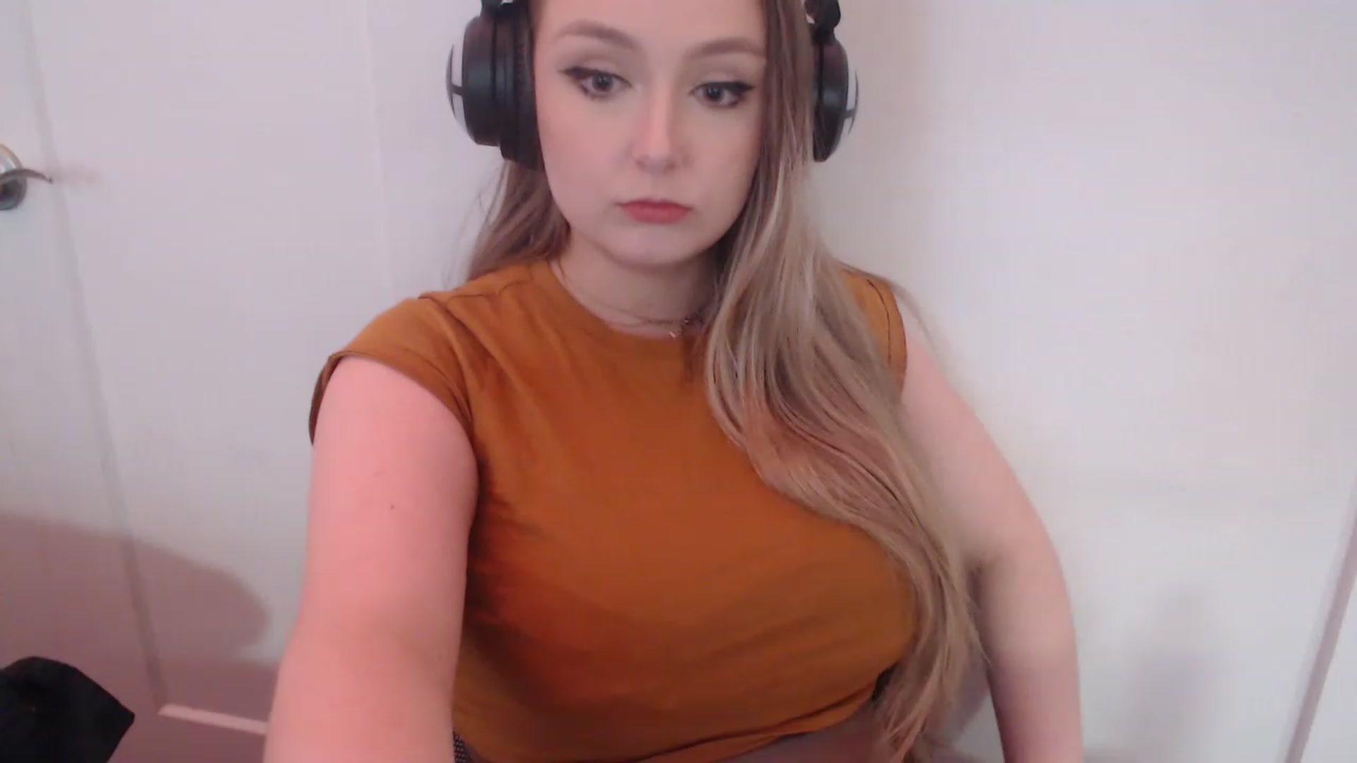 Gallery image thumbnail from LibbyxDoe's myfreecams stream on, 03/16/2023, 12:24 image 14 of 20
