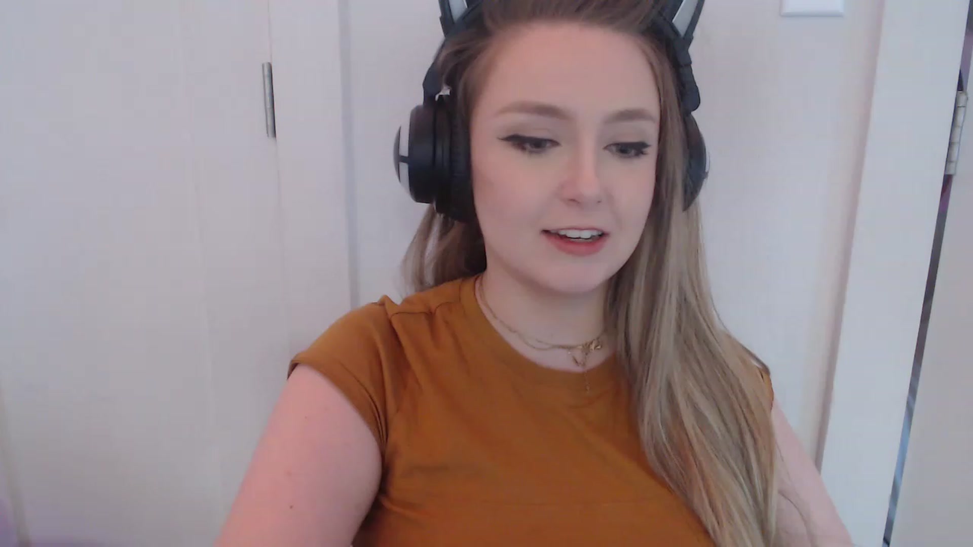Gallery image thumbnail from LibbyxDoe's myfreecams stream on, 03/16/2023, 13:44 image 11 of 20