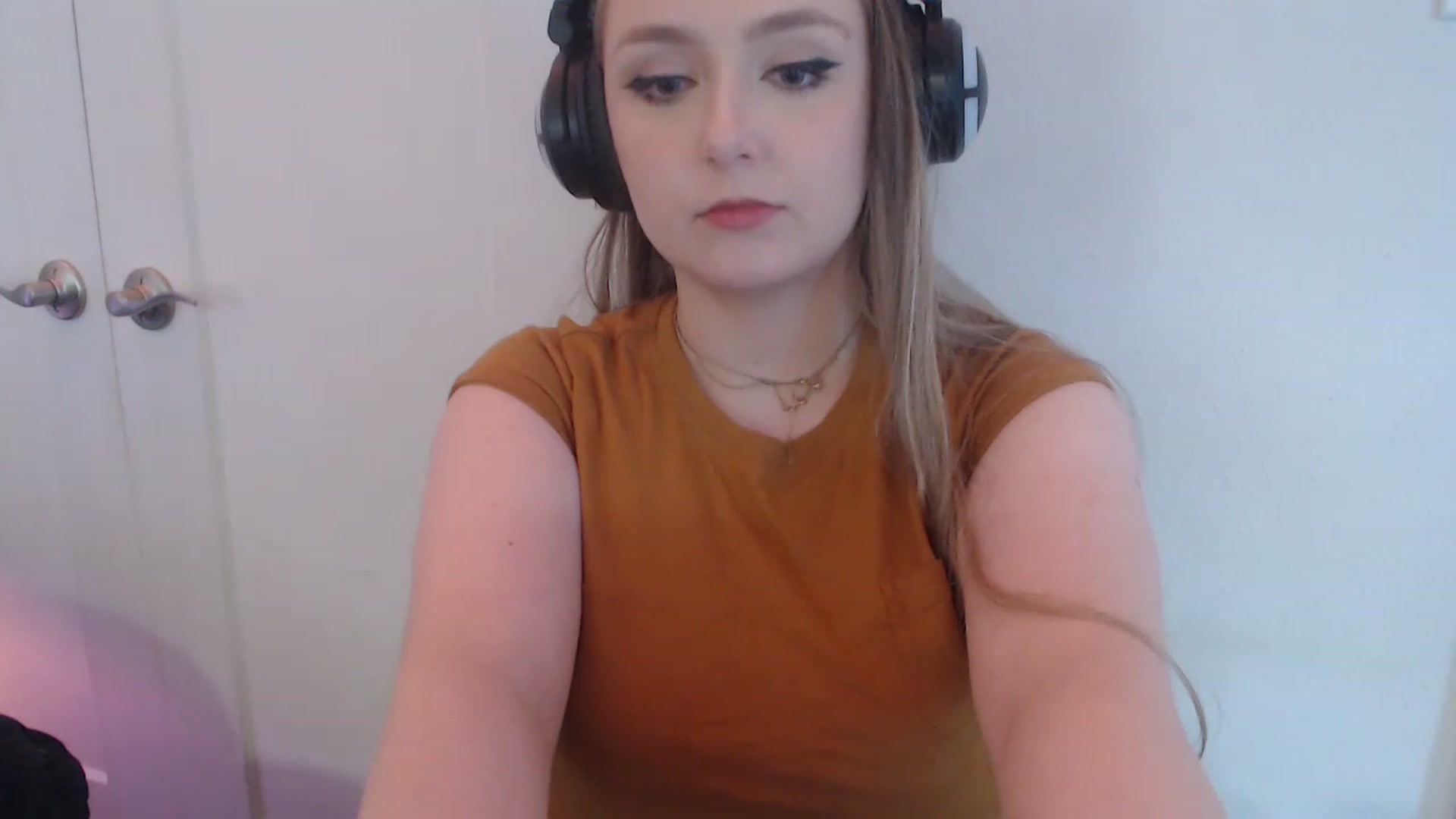 Gallery image thumbnail from LibbyxDoe's myfreecams stream on, 03/16/2023, 13:44 image 4 of 20