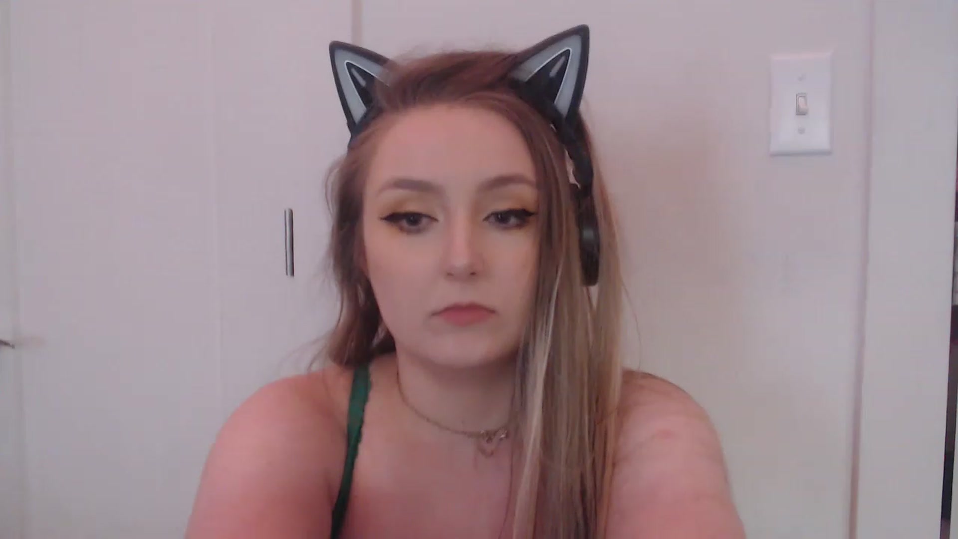 Gallery image thumbnail from LibbyxDoe's myfreecams stream on, 03/18/2023, 10:16 image 18 of 20