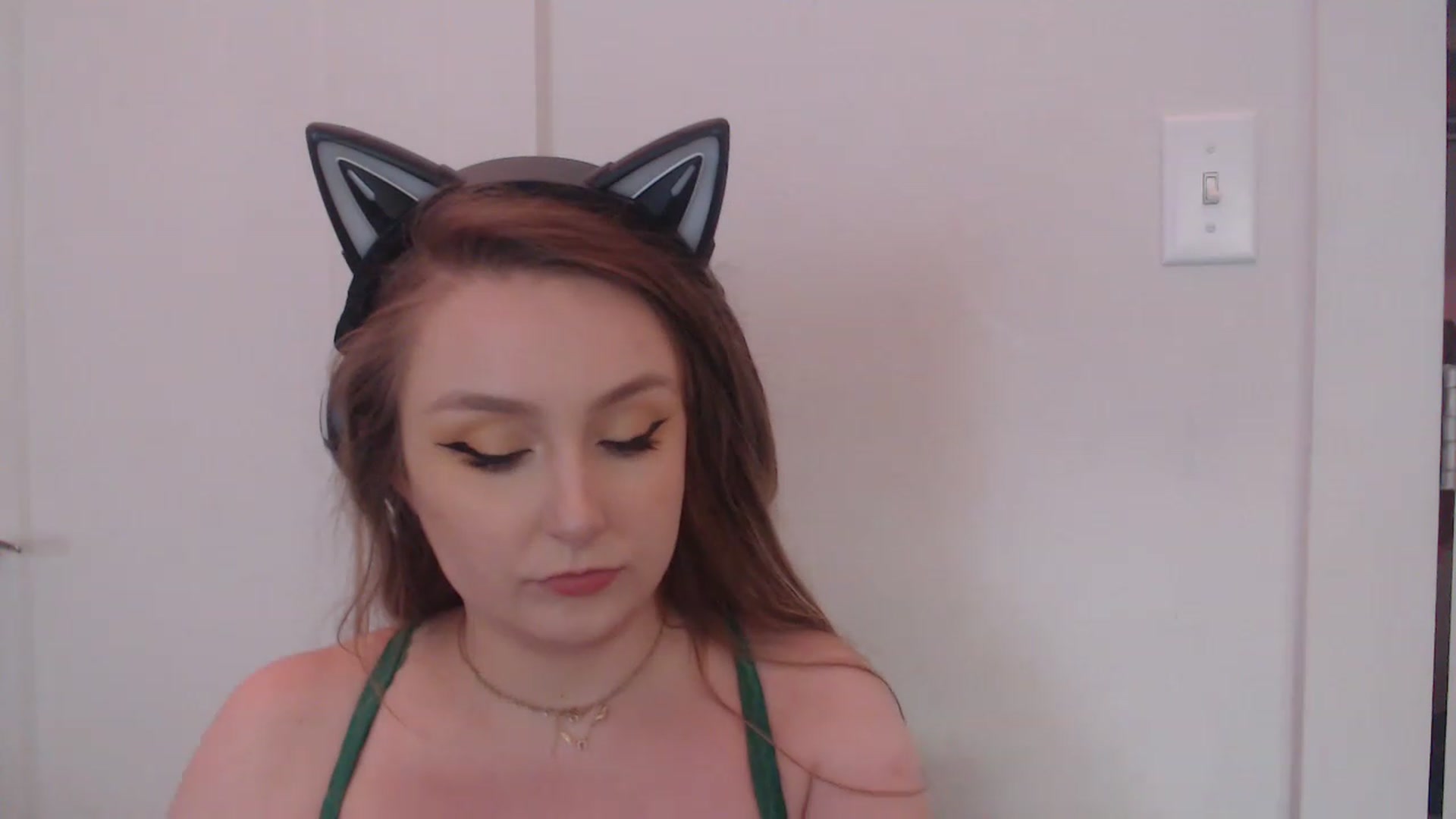 Gallery image thumbnail from LibbyxDoe's myfreecams stream on, 03/18/2023, 10:16 image 16 of 20