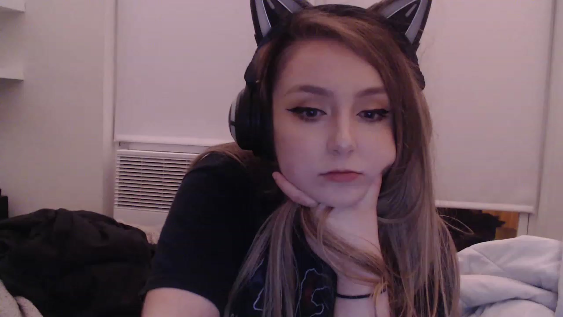 Gallery image thumbnail from LibbyxDoe's myfreecams stream on, 03/18/2023, 11:42 image 15 of 20