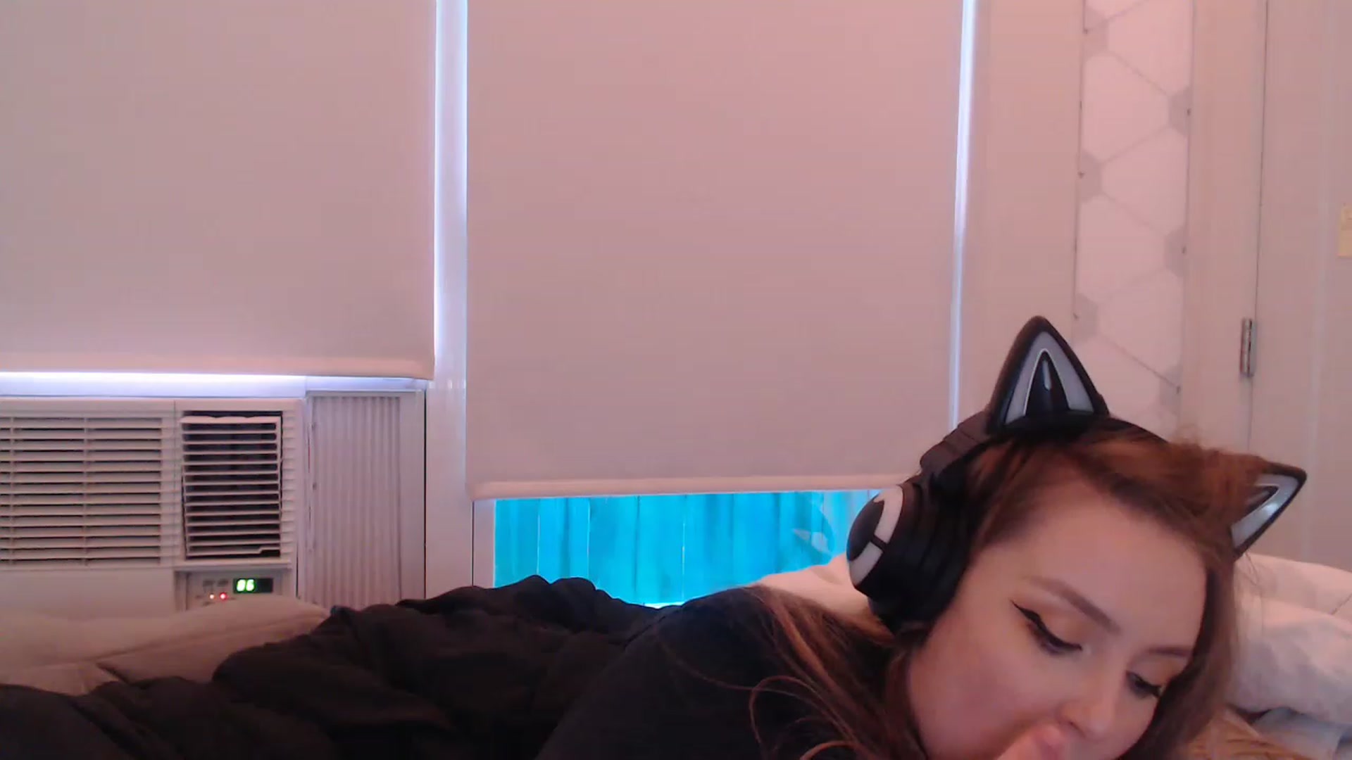 Gallery image thumbnail from LibbyxDoe's myfreecams stream on, 03/18/2023, 13:08 image 7 of 20