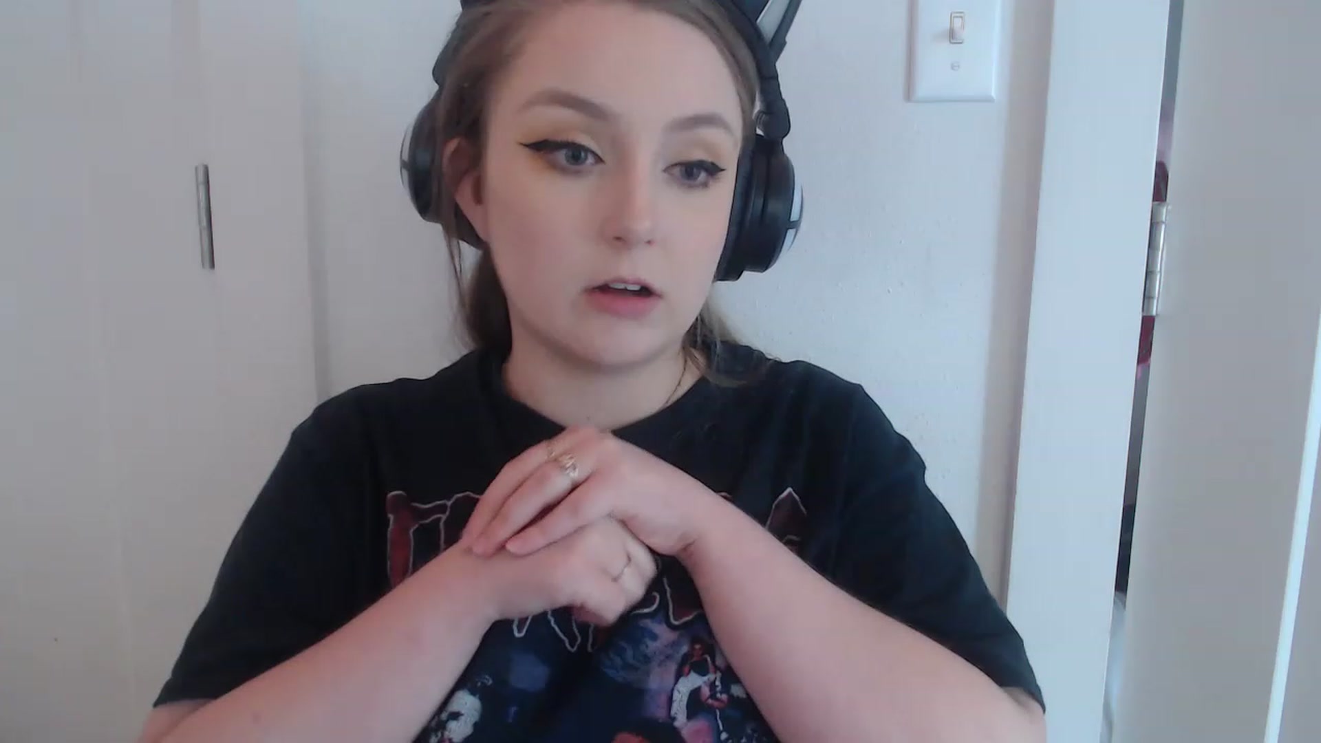 Gallery image thumbnail from LibbyxDoe's myfreecams stream on, 03/18/2023, 13:47 image 20 of 20