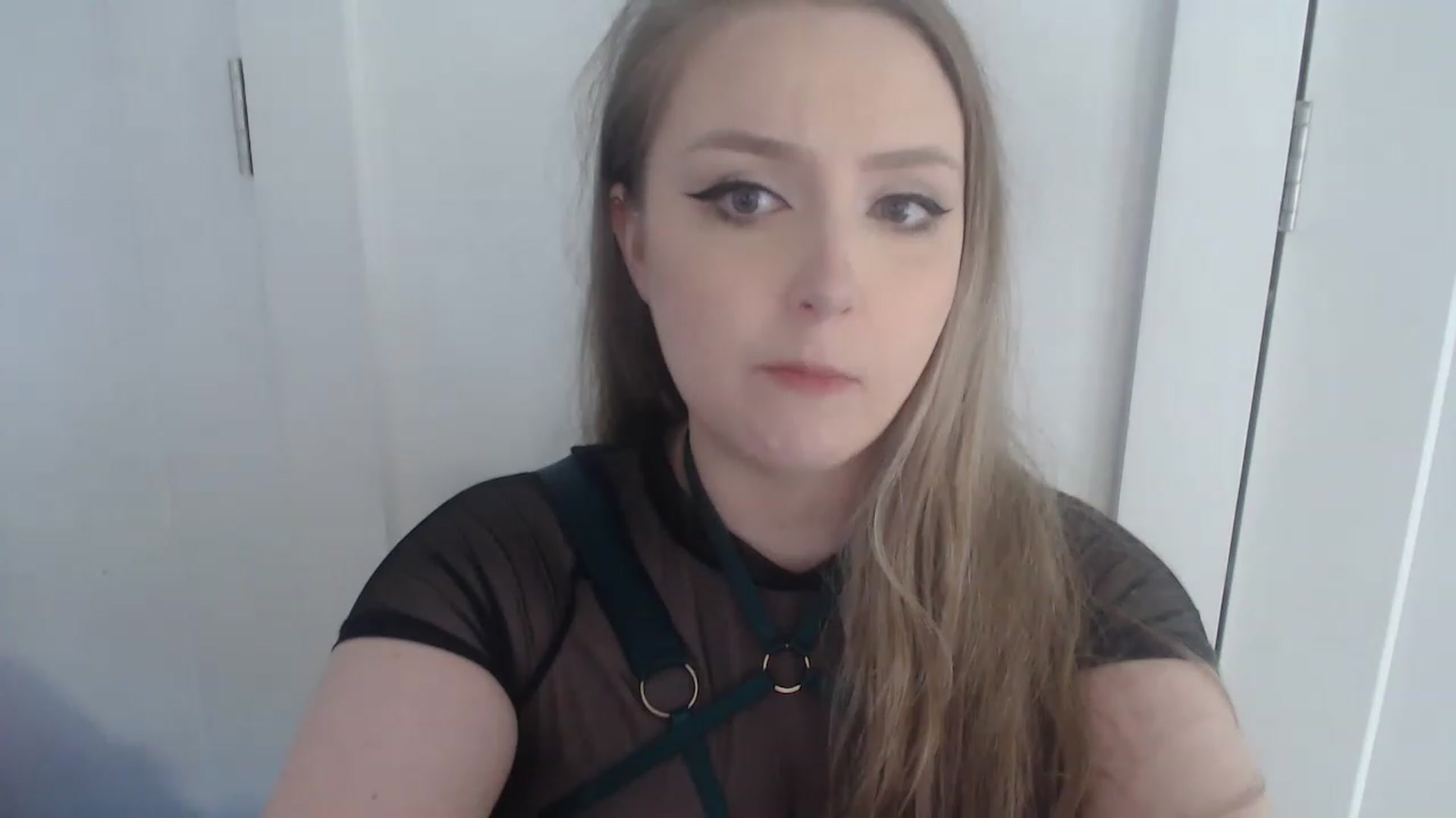 Gallery image thumbnail from LibbyxDoe's myfreecams stream on, 03/25/2023, 17:05 image 19 of 20