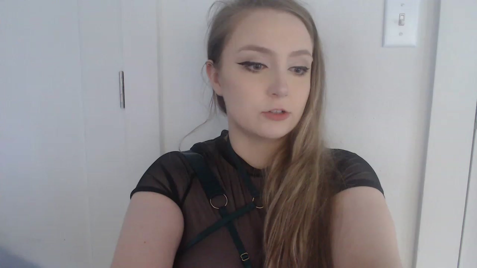 Gallery image thumbnail from LibbyxDoe's myfreecams stream on, 03/25/2023, 17:05 image 17 of 20