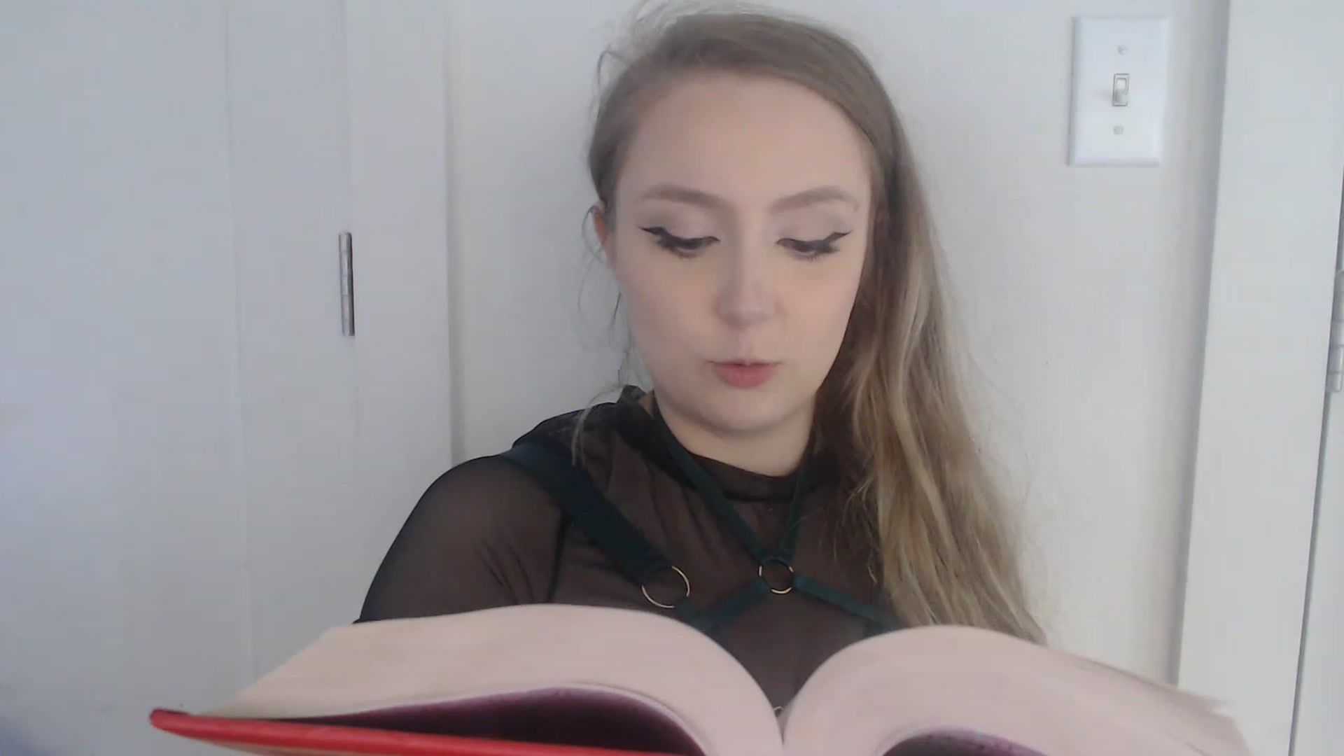 Gallery image thumbnail from LibbyxDoe's myfreecams stream on, 03/25/2023, 17:05 image 16 of 20
