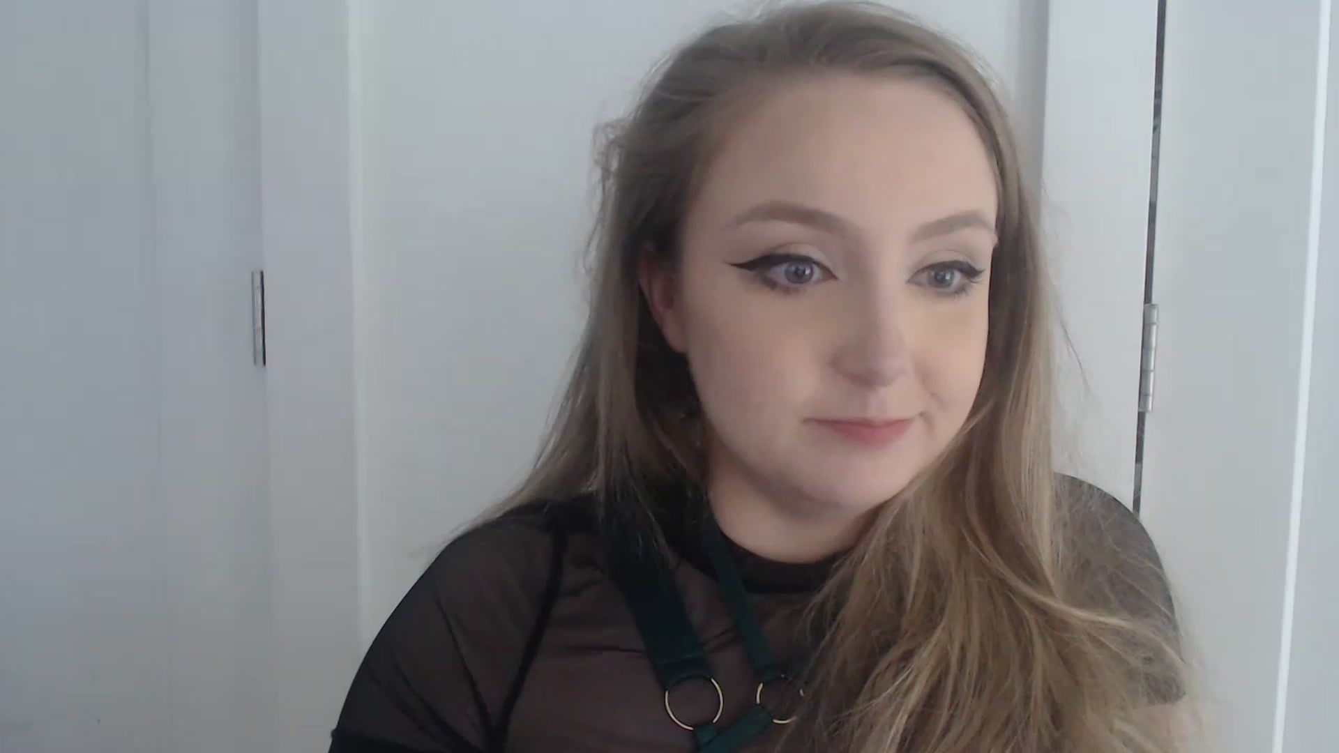 Gallery image thumbnail from LibbyxDoe's myfreecams stream on, 03/25/2023, 17:38 image 18 of 20