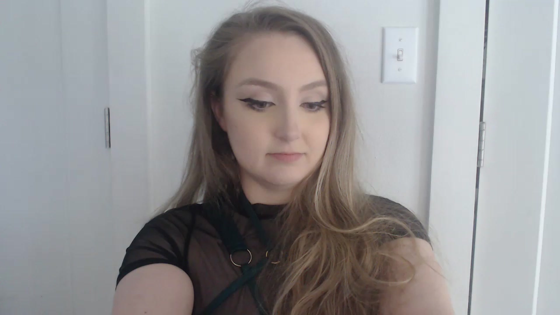 Gallery image thumbnail from LibbyxDoe's myfreecams stream on, 03/25/2023, 17:38 image 19 of 20