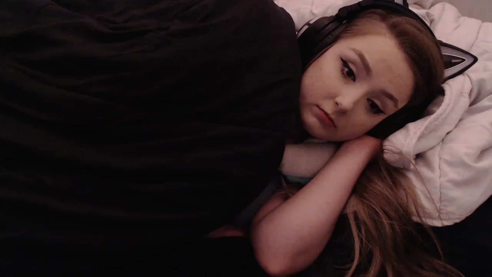 Gallery image thumbnail from LibbyxDoe's myfreecams stream on, 03/27/2023, 10:42 image 10 of 20