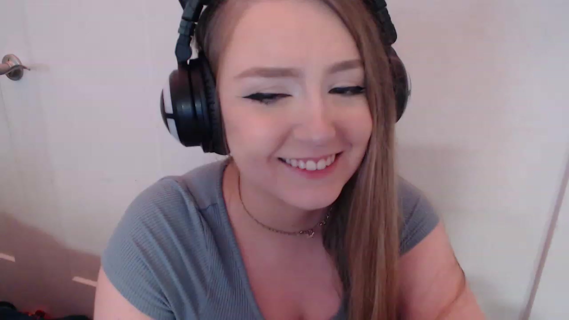 Gallery image thumbnail from LibbyxDoe's myfreecams stream on, 03/27/2023, 10:42 image 5 of 20