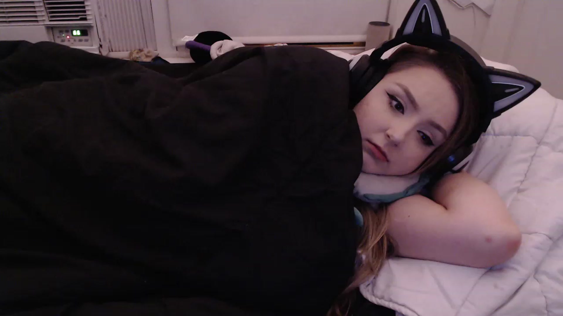 Gallery image thumbnail from LibbyxDoe's myfreecams stream on, 03/27/2023, 11:25 image 13 of 20