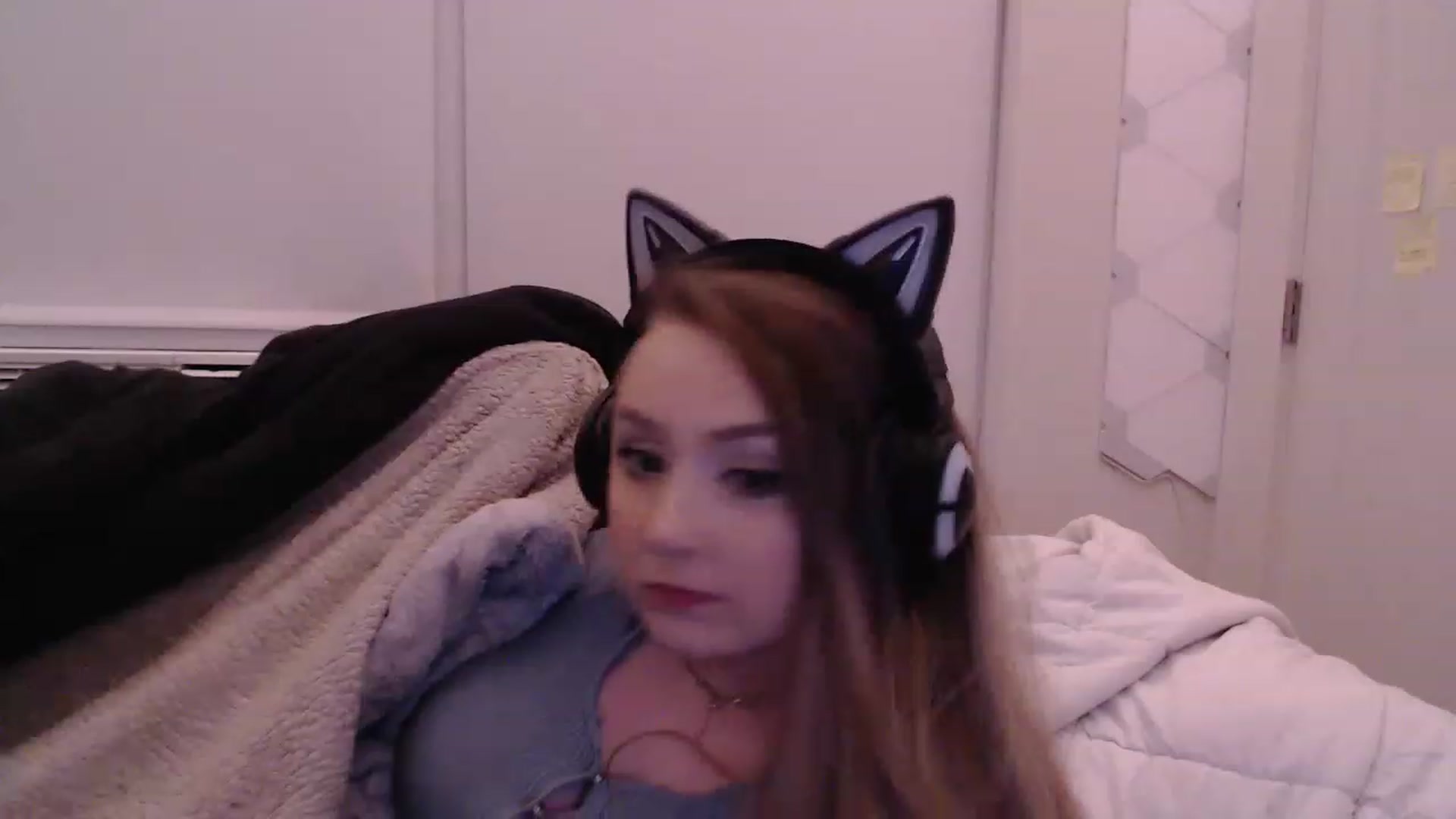 Gallery image thumbnail from LibbyxDoe's myfreecams stream on, 03/27/2023, 11:25 image 18 of 20