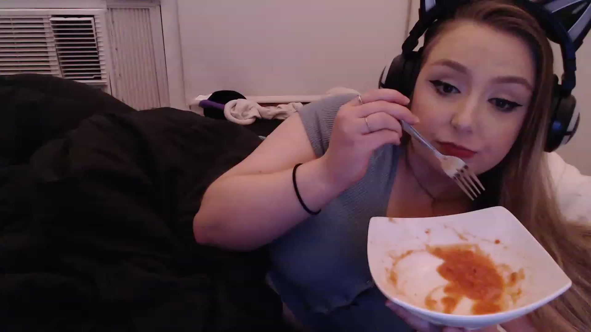 Gallery image thumbnail from LibbyxDoe's myfreecams stream on, 03/27/2023, 11:25 image 6 of 20