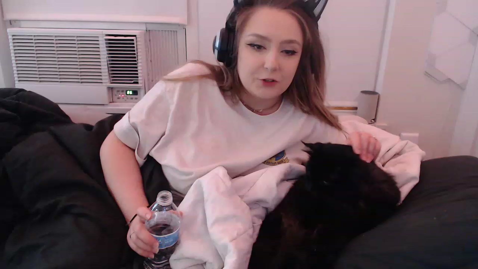 Gallery image thumbnail from LibbyxDoe's myfreecams stream on, 03/30/2023, 07:22 image 6 of 20