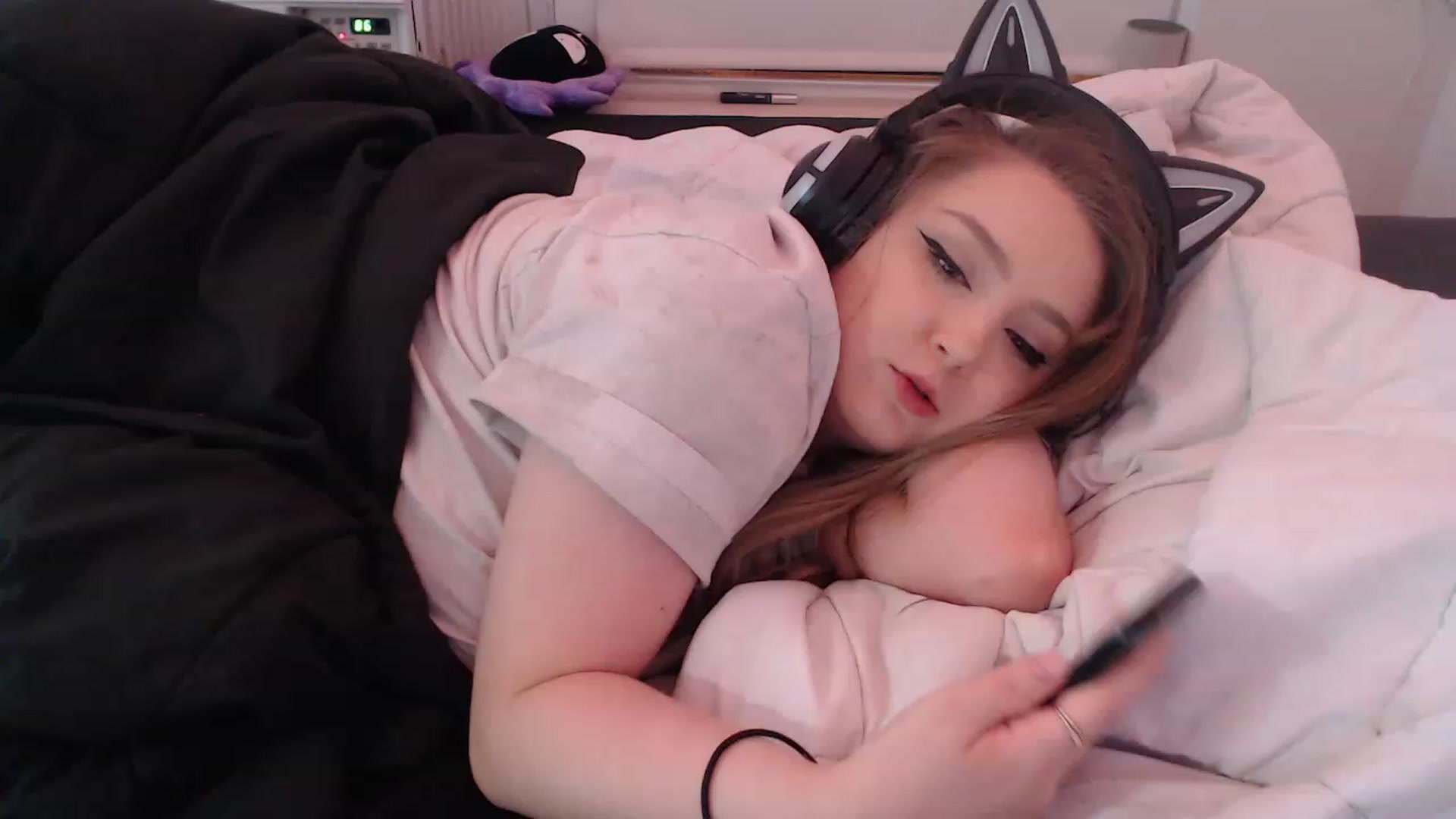 Gallery image thumbnail from LibbyxDoe's myfreecams stream on, 03/30/2023, 07:22 image 16 of 20