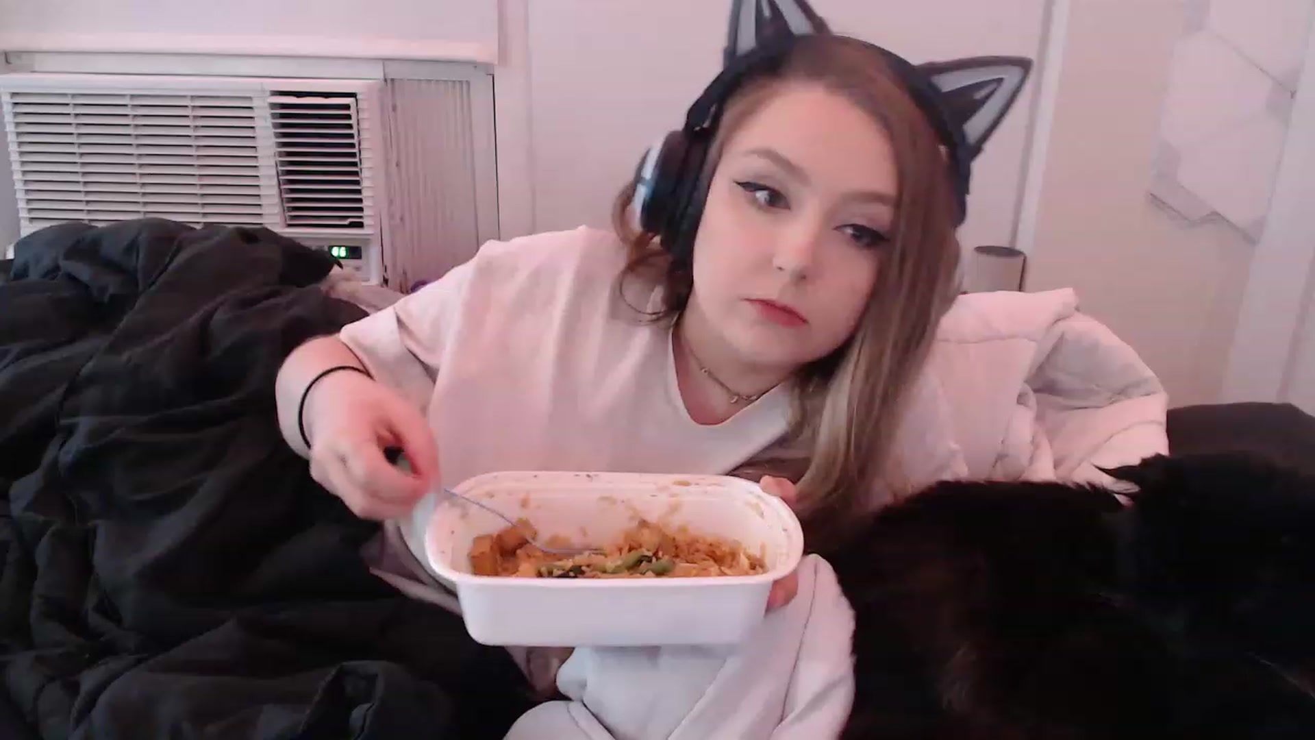 Gallery image thumbnail from LibbyxDoe's myfreecams stream on, 03/30/2023, 07:22 image 2 of 20