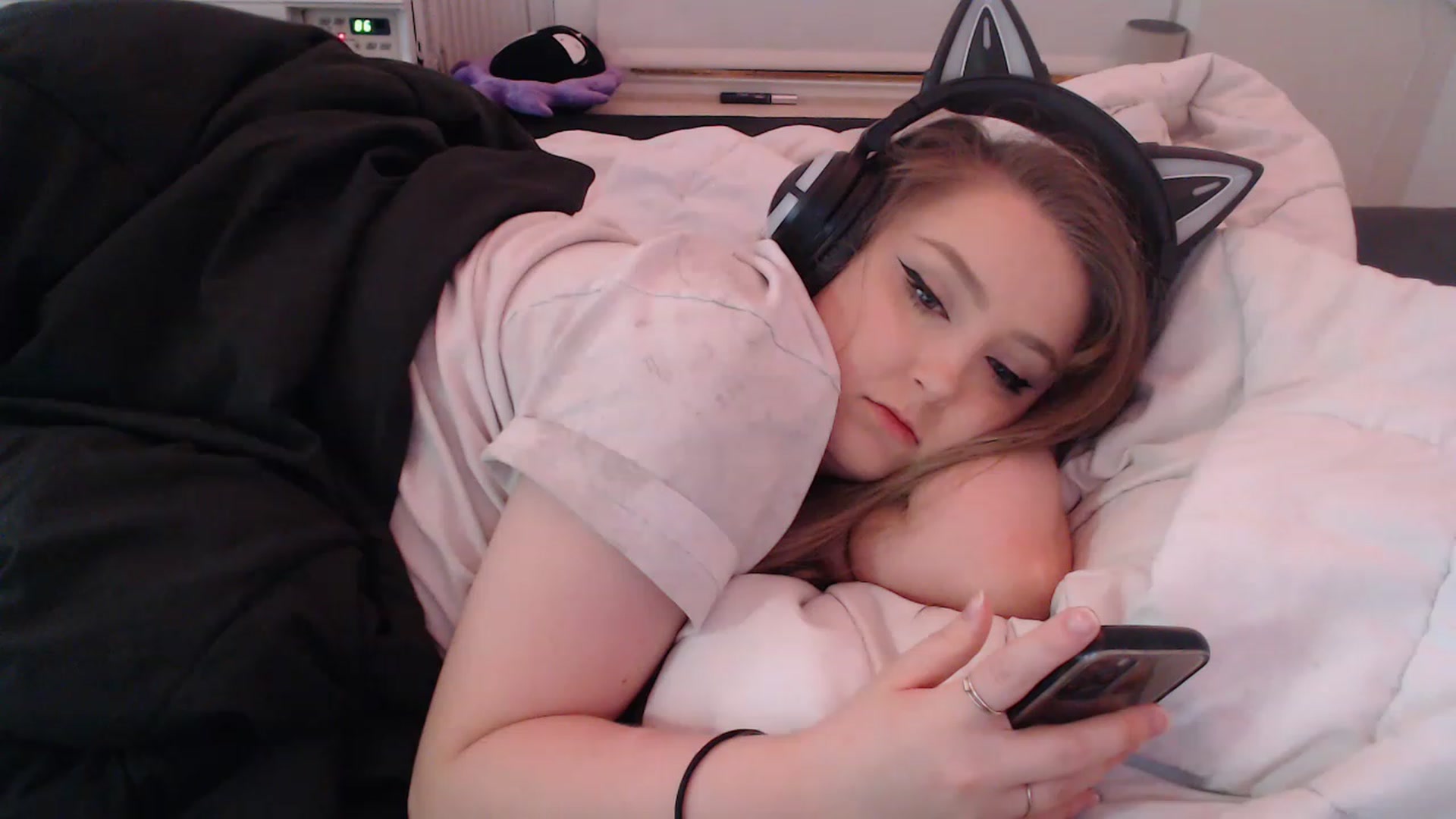 Gallery image thumbnail from LibbyxDoe's myfreecams stream on, 03/30/2023, 07:22 image 20 of 20