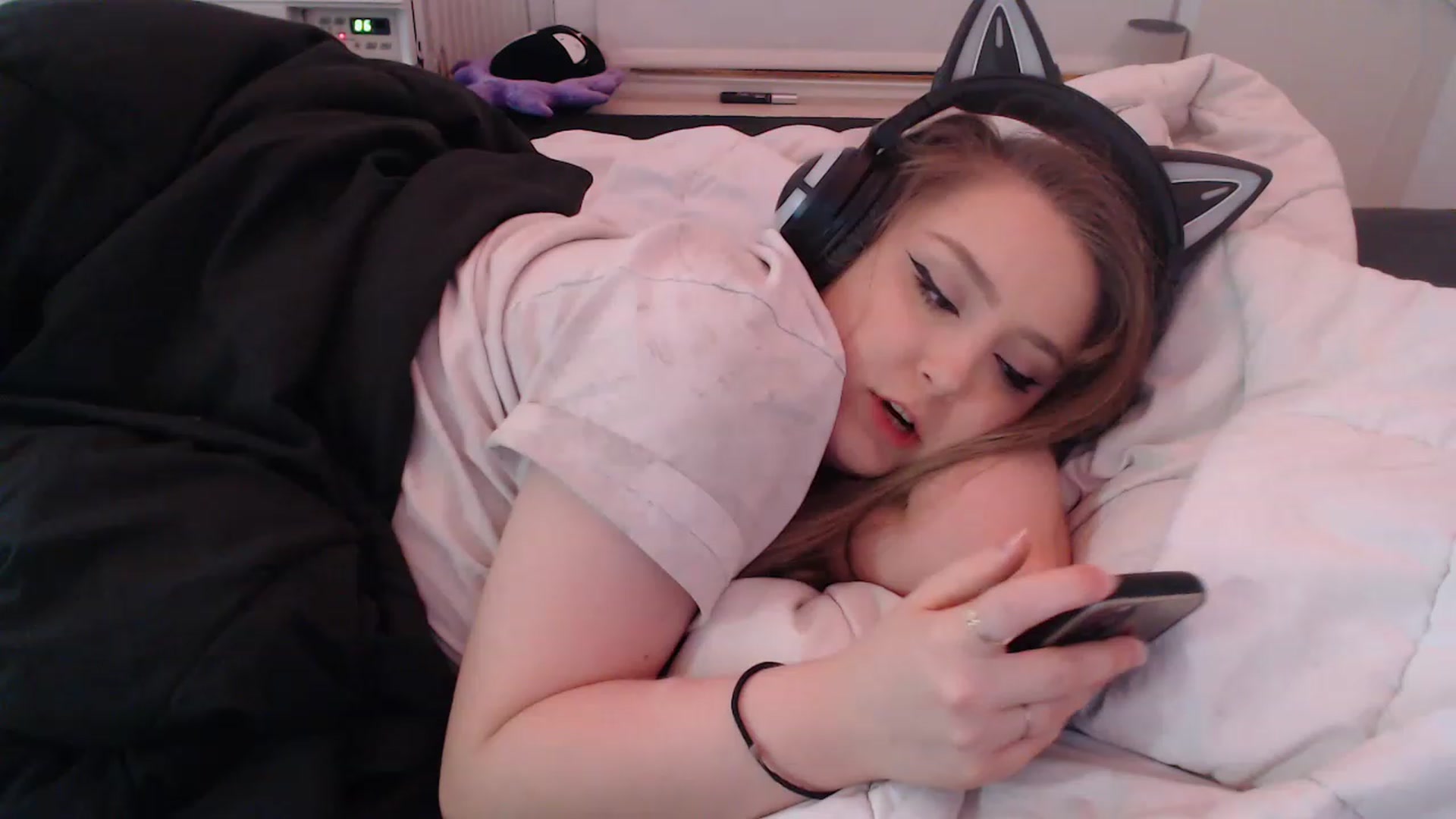 Gallery image thumbnail from LibbyxDoe's myfreecams stream on, 03/30/2023, 07:22 image 18 of 20