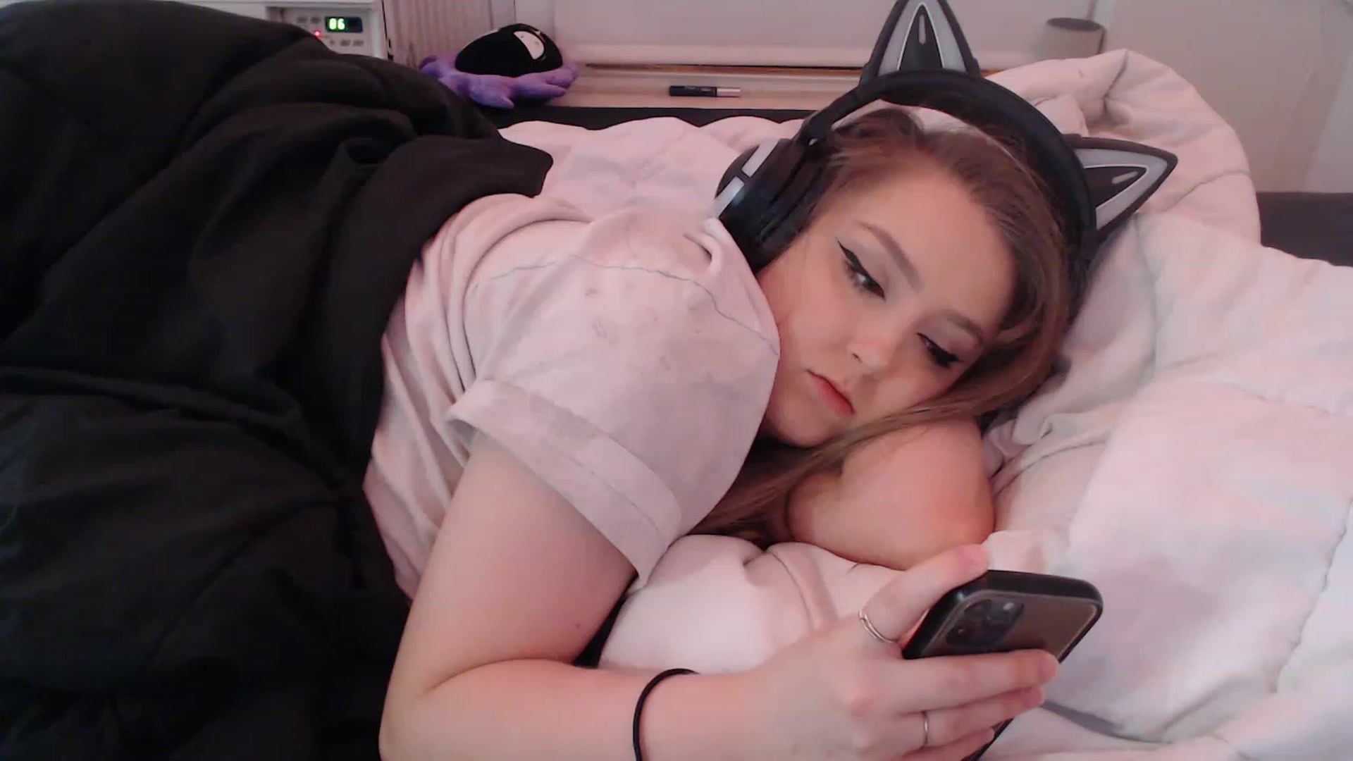 Gallery image thumbnail from LibbyxDoe's myfreecams stream on, 03/30/2023, 07:22 image 19 of 20