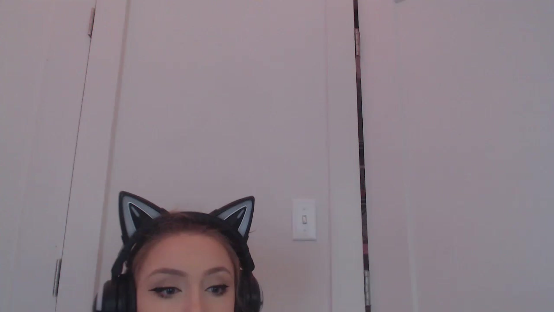 Gallery image thumbnail from LibbyxDoe's myfreecams stream on, 04/03/2023, 08:03 image 3 of 20